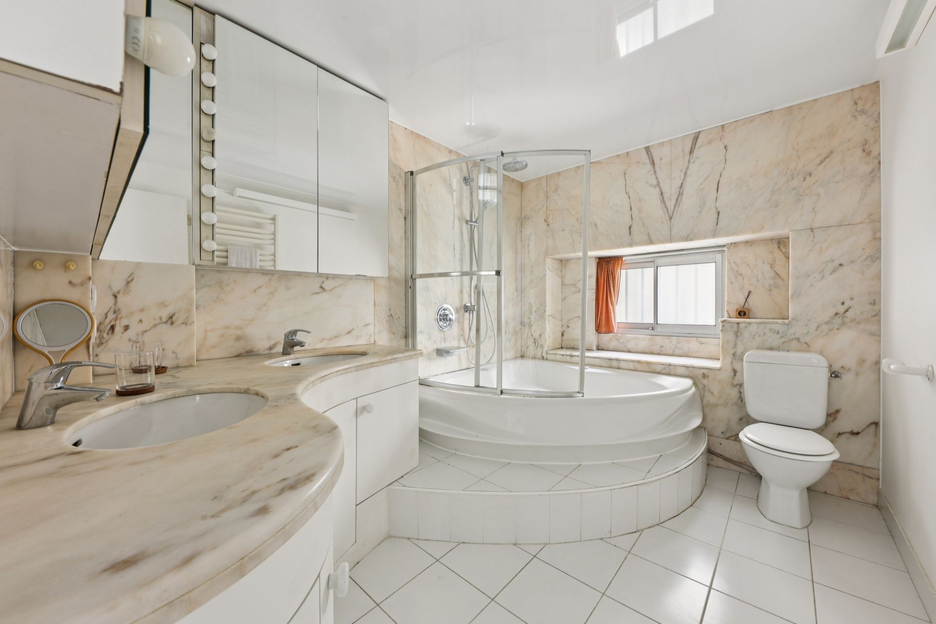 luxury apartment 5 Rooms for sale on PARIS (75015)