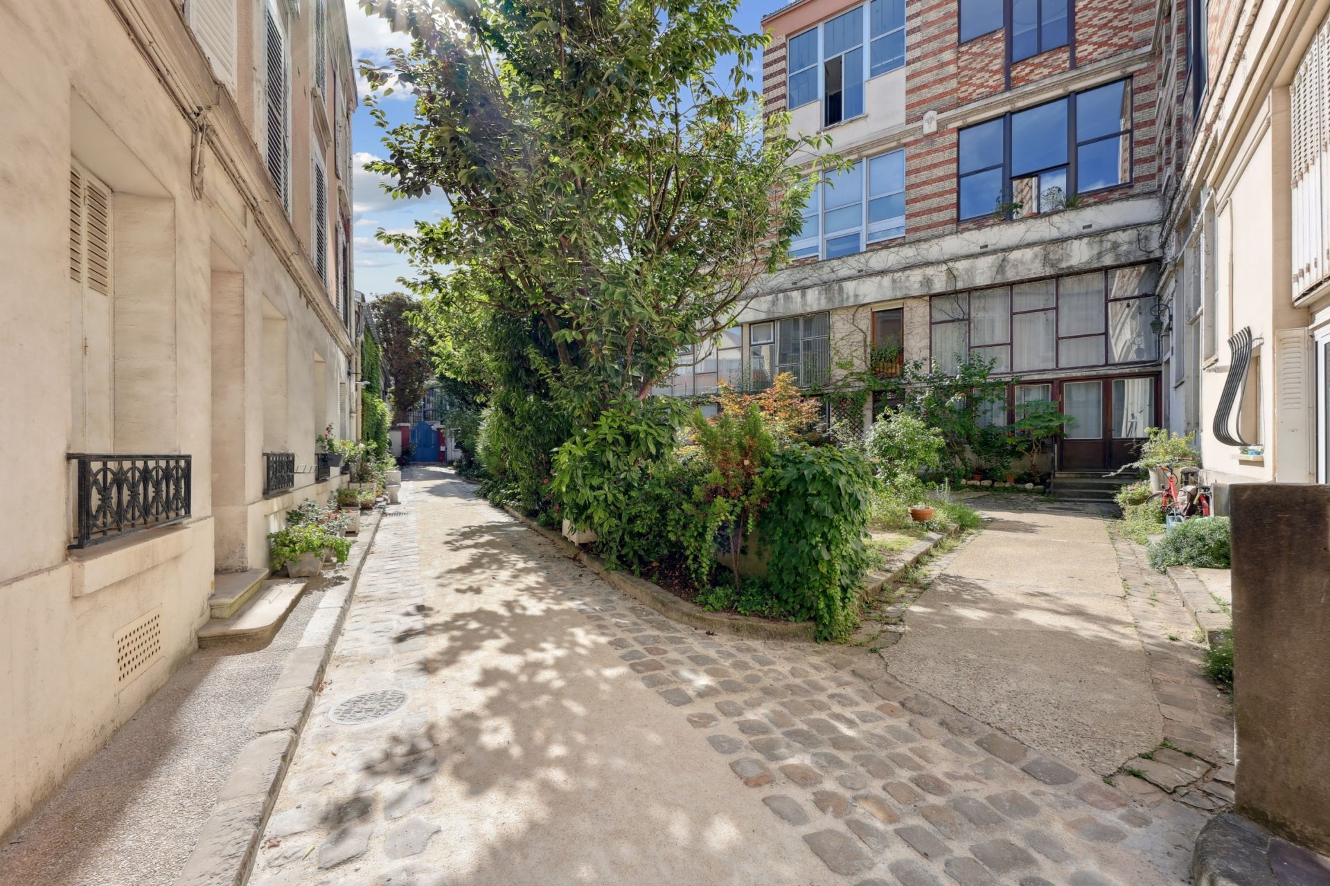 luxury apartment 5 Rooms for sale on PARIS (75015)