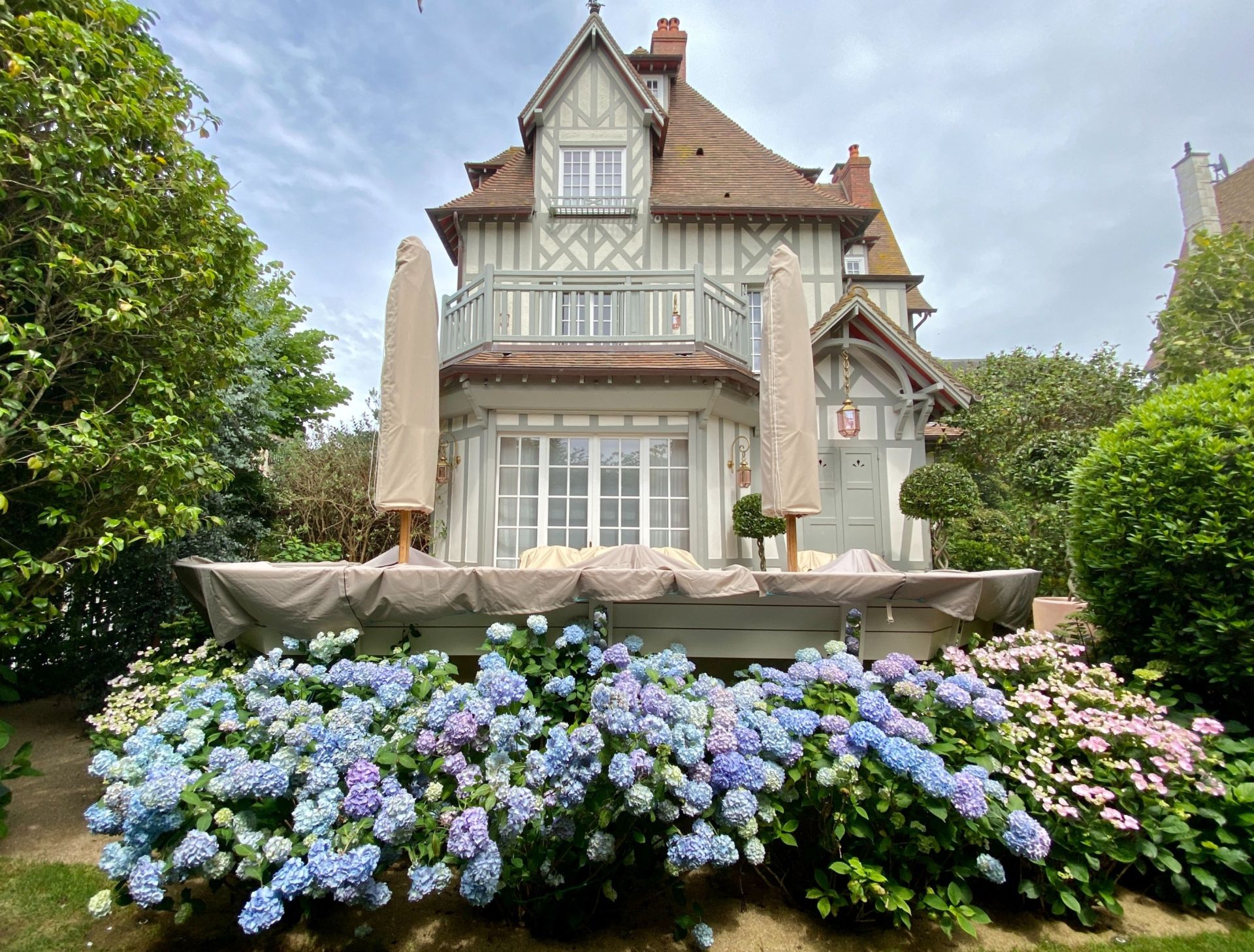 luxury house 10 Rooms for sale on DEAUVILLE (14800)