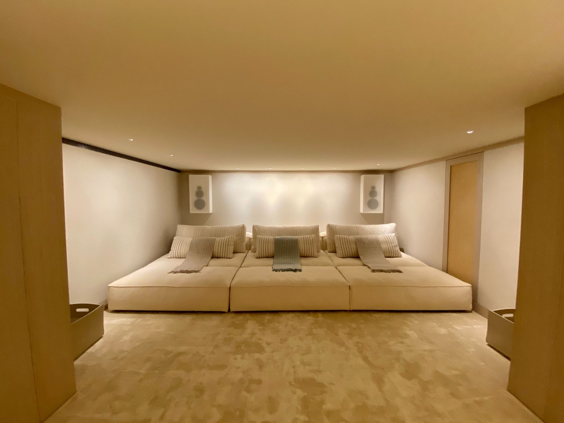 luxury house 10 Rooms for sale on DEAUVILLE (14800)