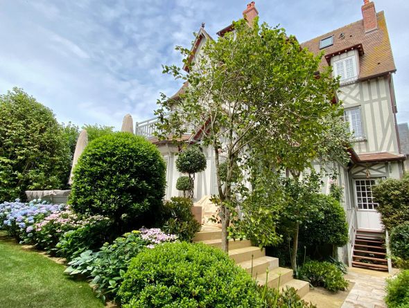Vente Maison de luxe Deauville 10 Pièces 310 m²