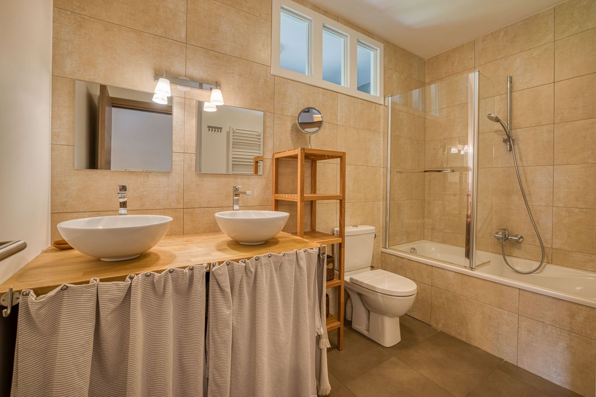 luxury house 11 Rooms for sale on SEVRIER (74320)