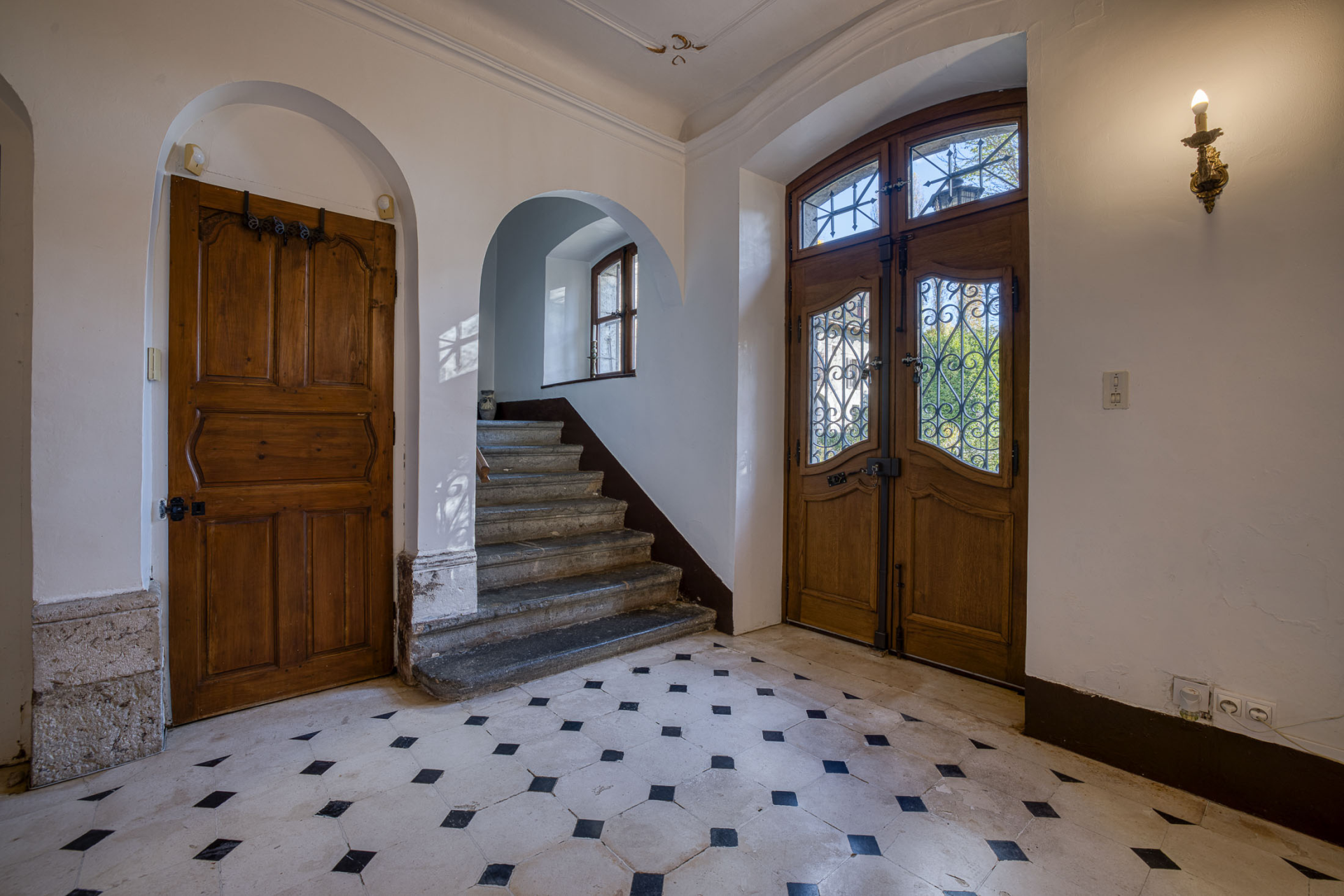 château 18 Pièces en vente sur SERRIERES EN CHAUTAGNE (73310)