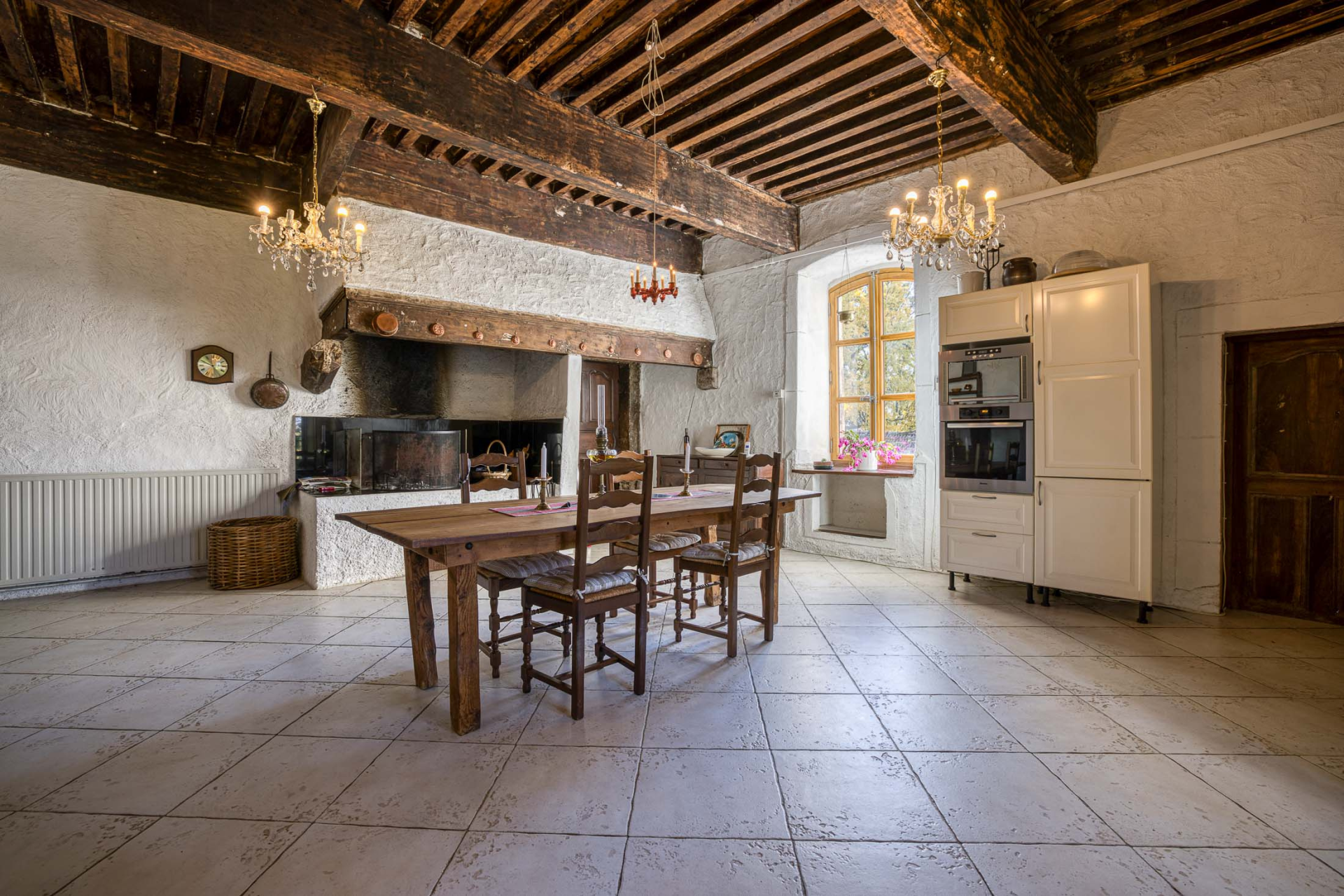 château 18 Pièces en vente sur SERRIERES EN CHAUTAGNE (73310)