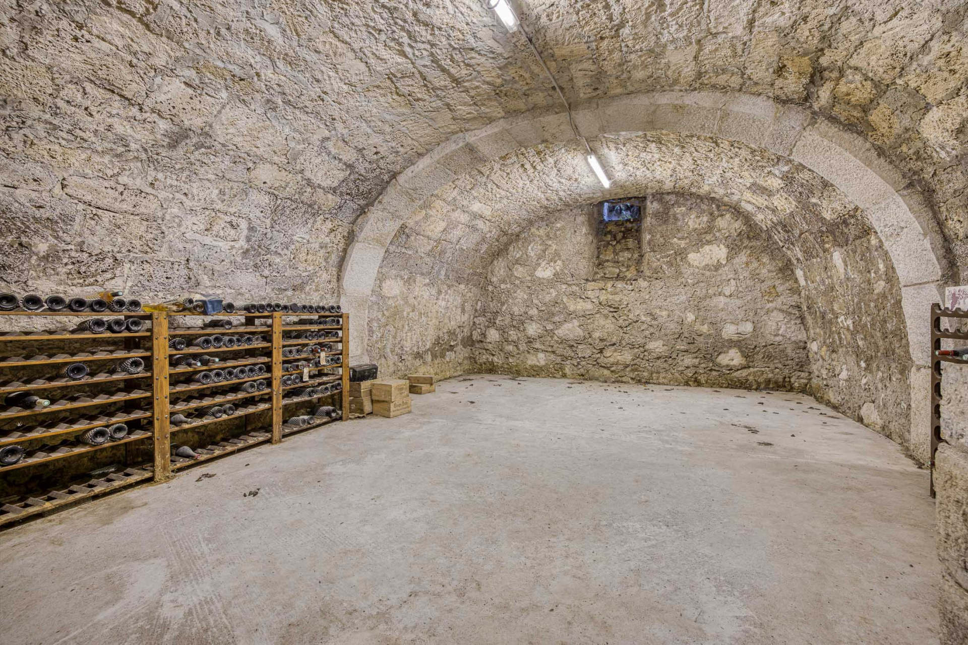 château 18 Pièces en vente sur SERRIERES EN CHAUTAGNE (73310)