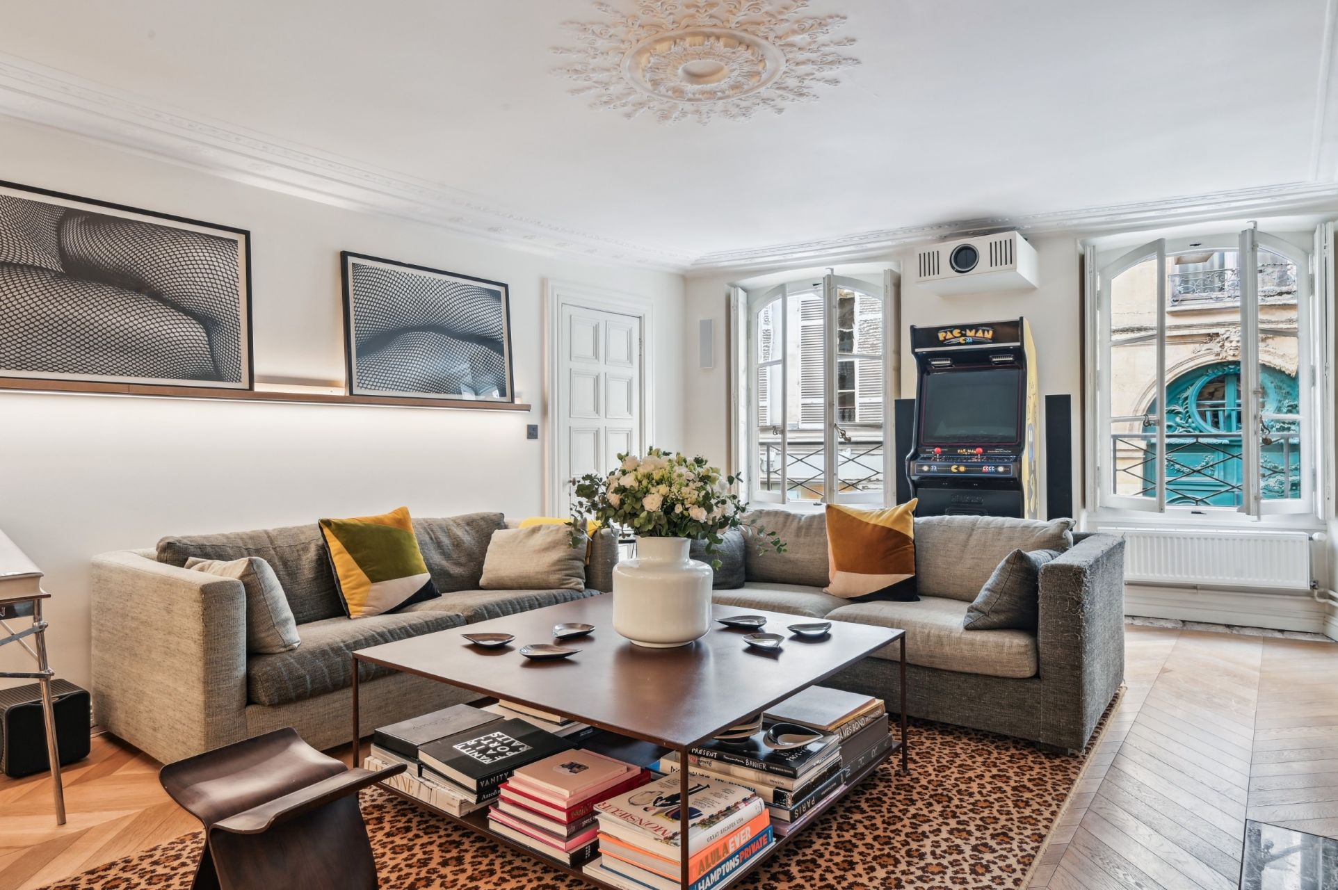luxury apartment 5 Rooms for sale on PARIS (75007)
