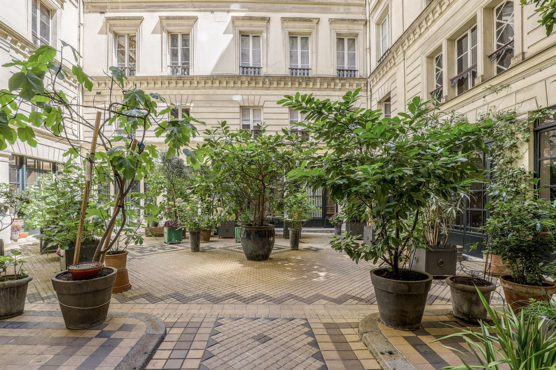 luxury apartment 5 Rooms for sale on PARIS (75007)