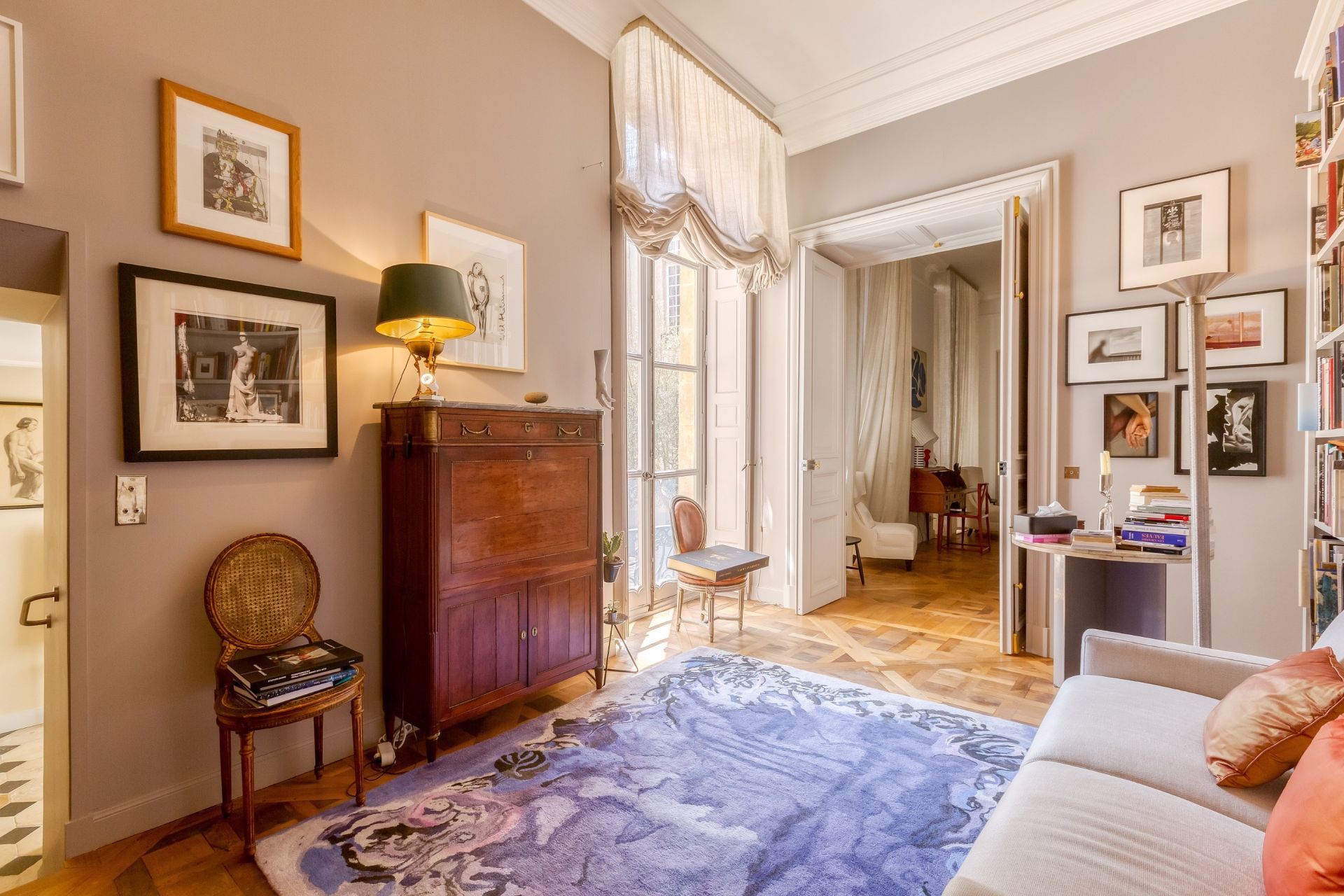 luxury apartment 5 Rooms for sale on PARIS (75004)
