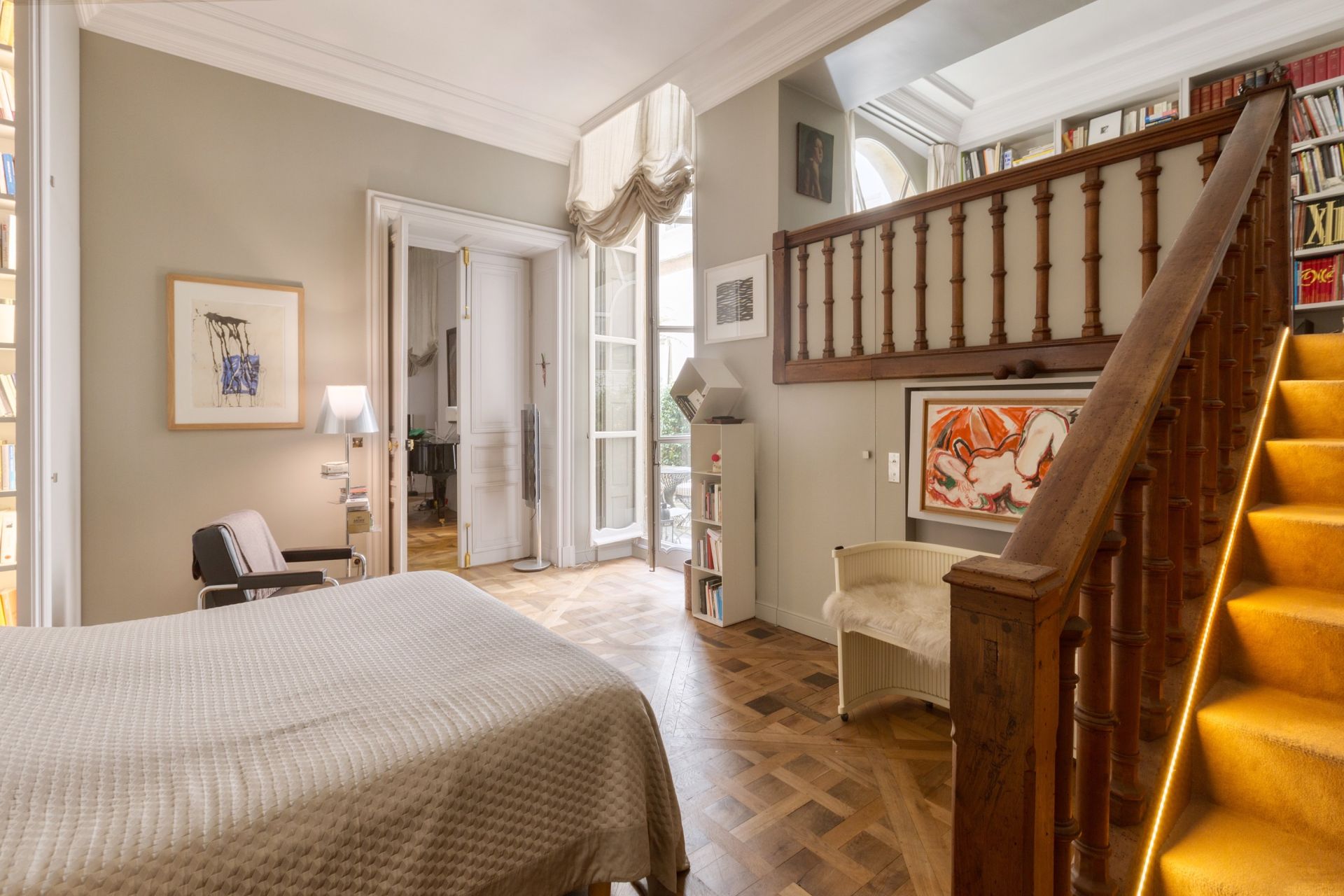 luxury apartment 5 Rooms for sale on PARIS (75004)