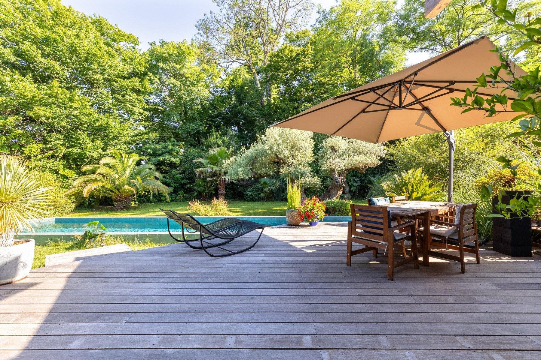 luxury house 8 Rooms for sale on BORDEAUX (33000)