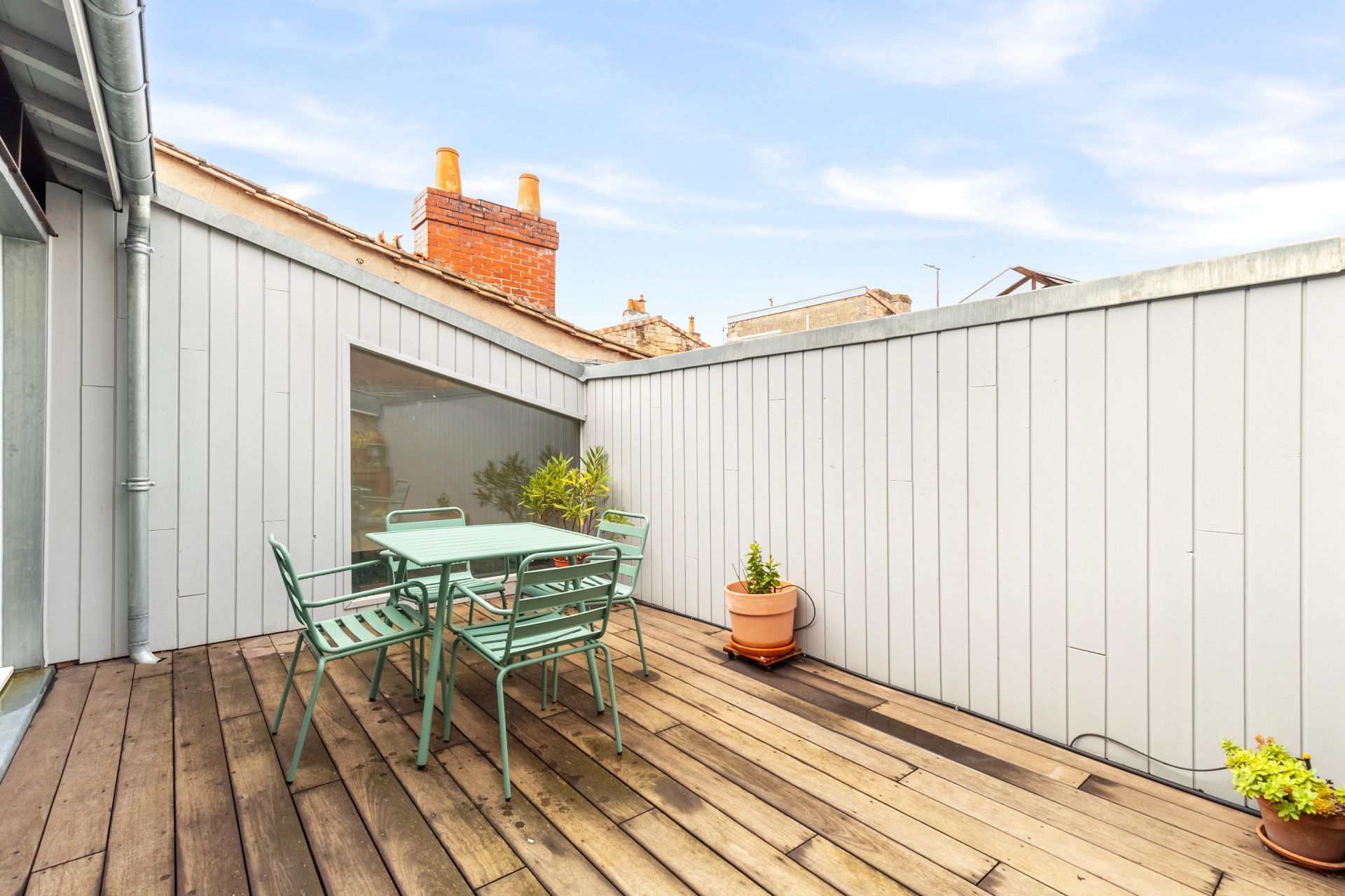 luxury apartment 6 Rooms for sale on BORDEAUX (33000)