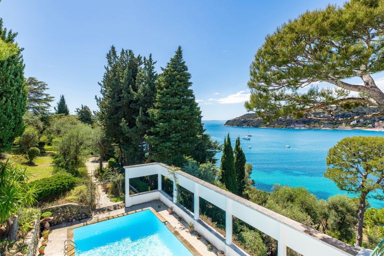 luxury villa 11 Rooms for sale on ST JEAN CAP FERRAT (06230)