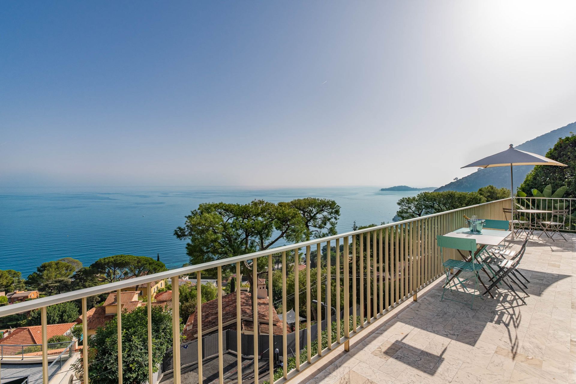 luxury villa 6 Rooms for sale on EZE (06360)