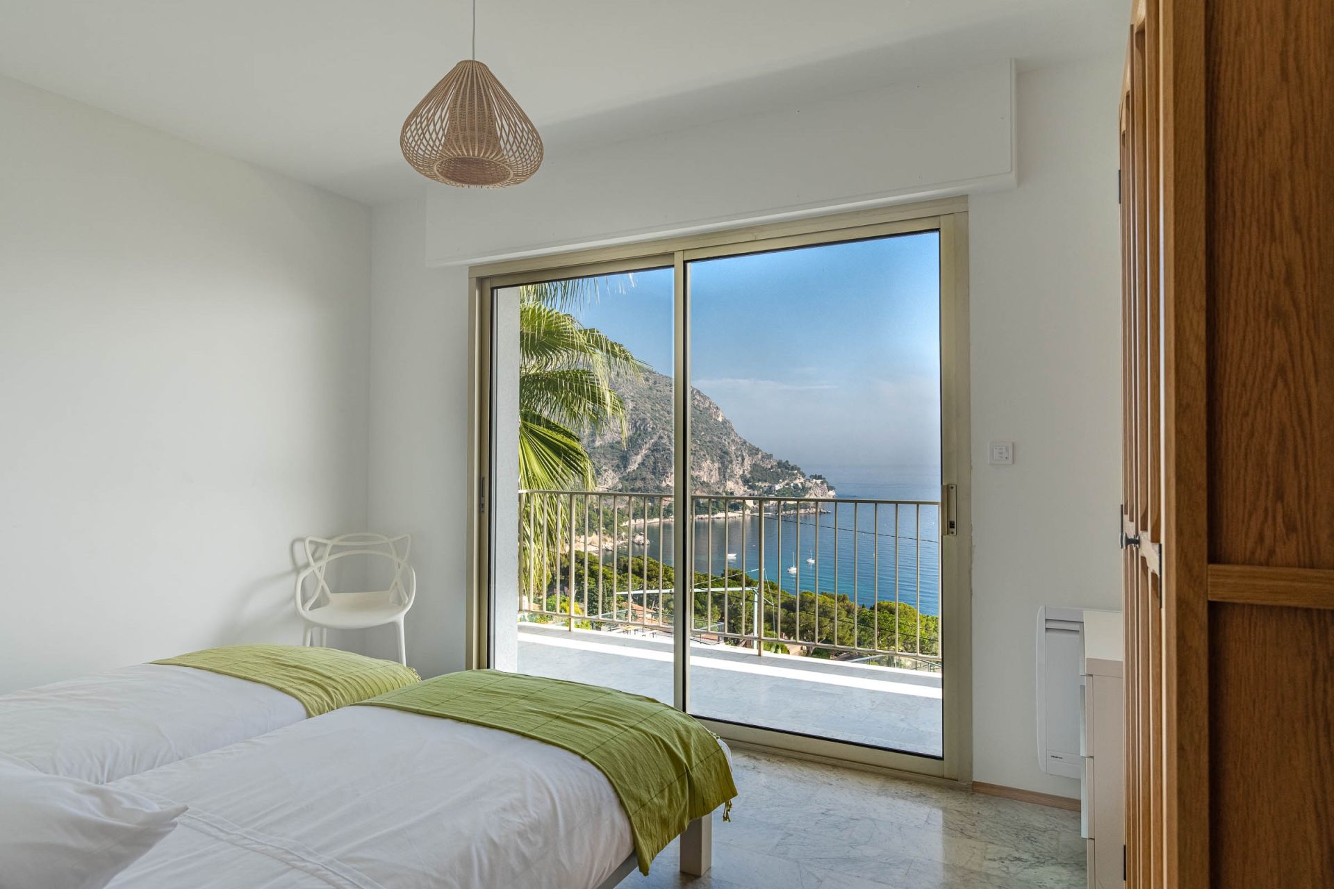 luxury villa 6 Rooms for sale on EZE (06360)
