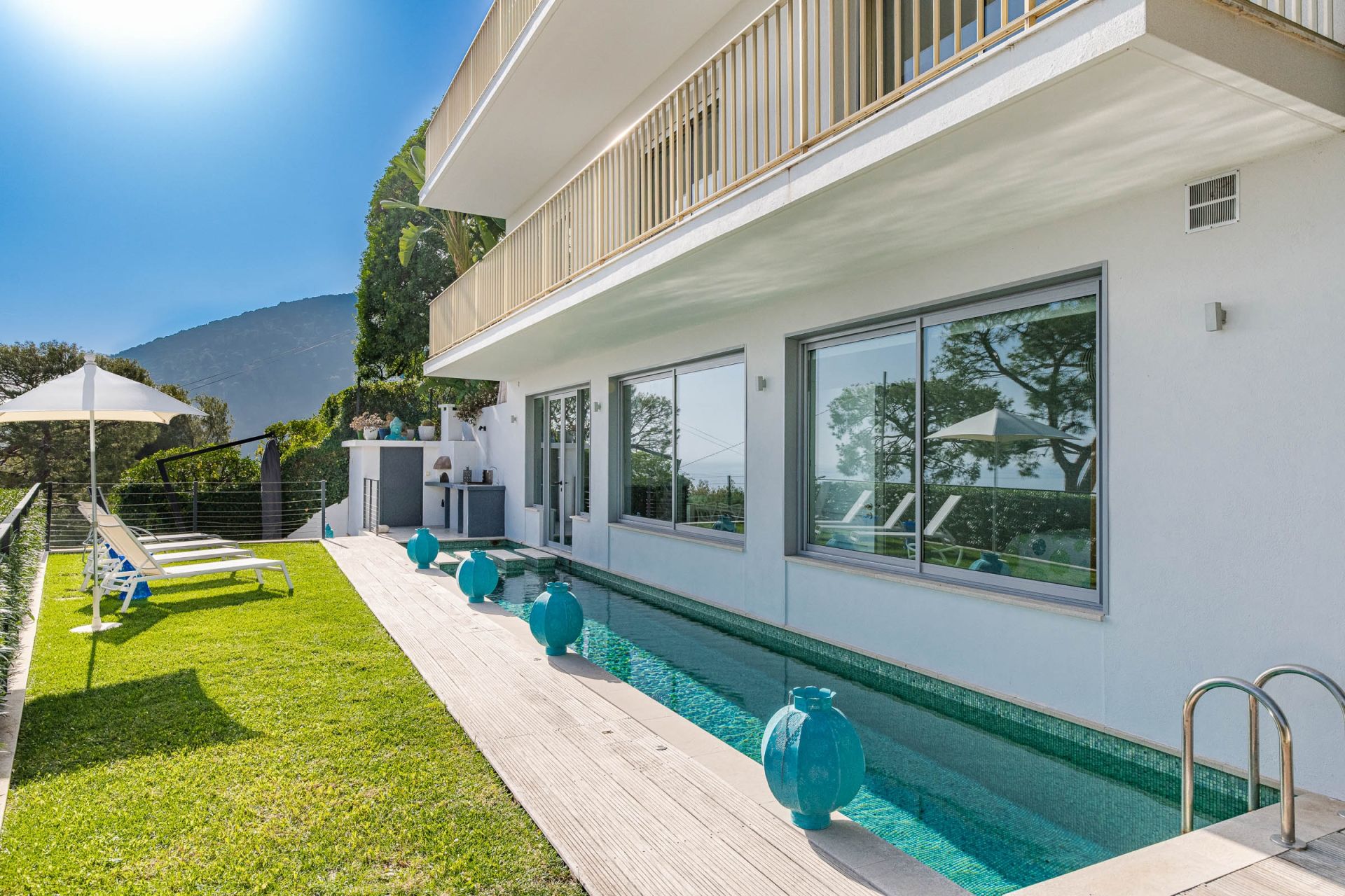 luxury villa 6 Rooms for sale on EZE (06360)