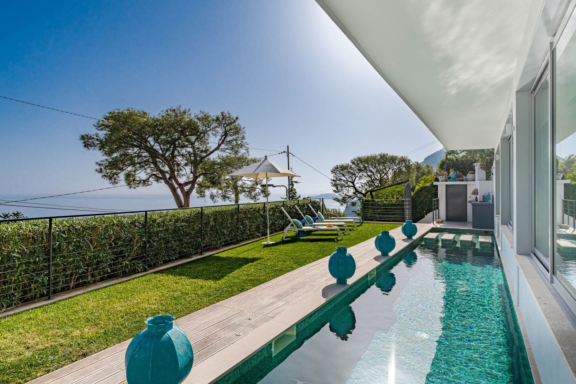 luxury villa 6 Rooms for sale on EZE (06360)