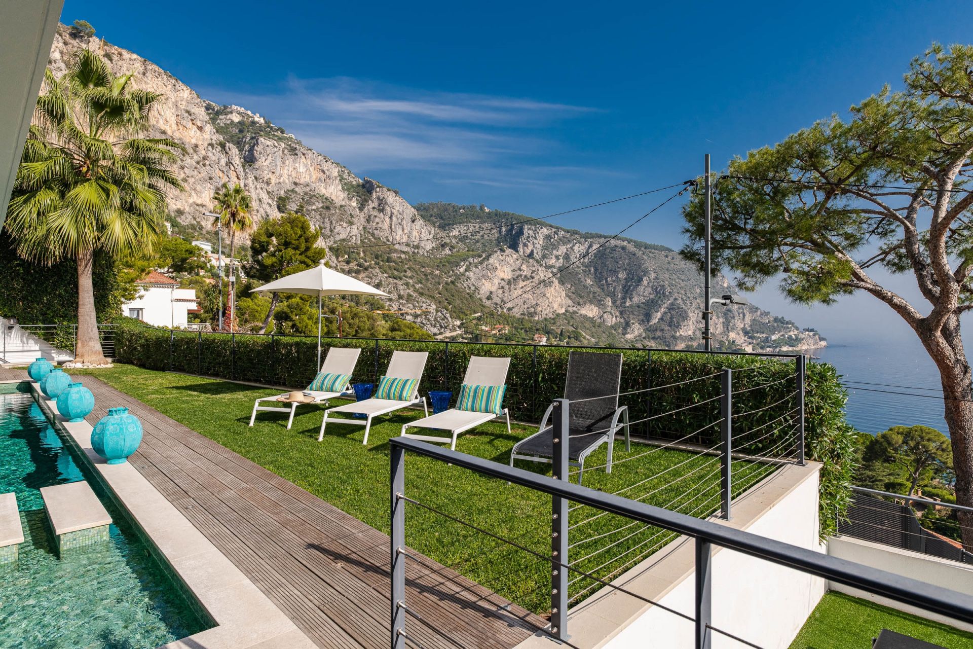 luxury villa 6 Rooms for sale on EZE (06360)