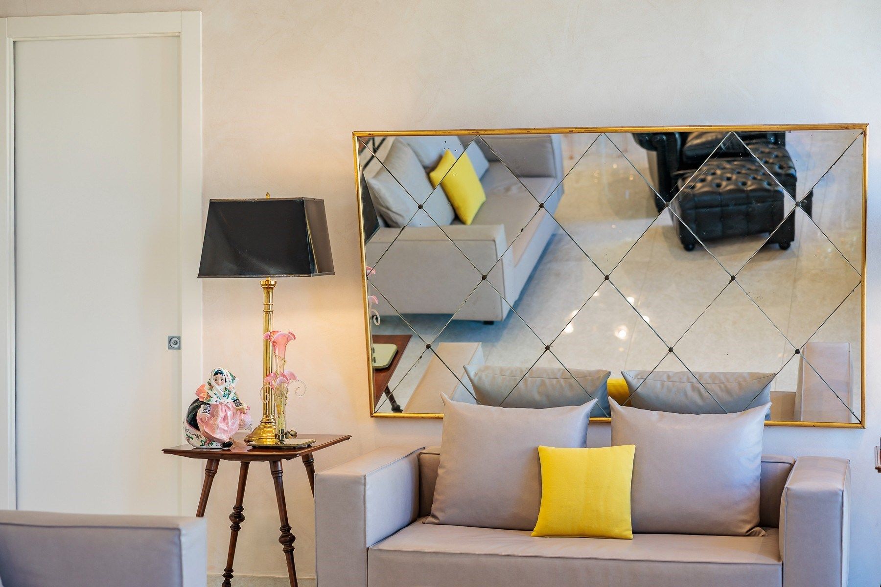 luxury apartment 5 Rooms for sale on MENTON (06500)