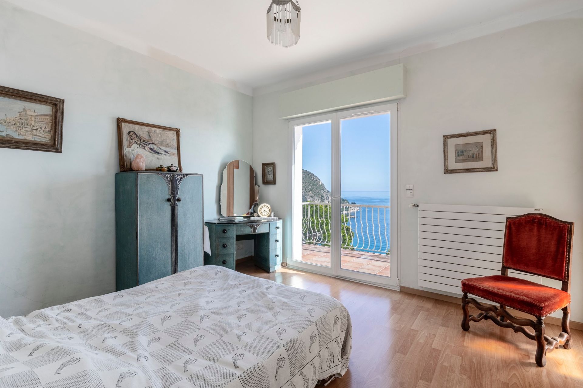 luxury villa 6 Rooms for sale on EZE (06360)
