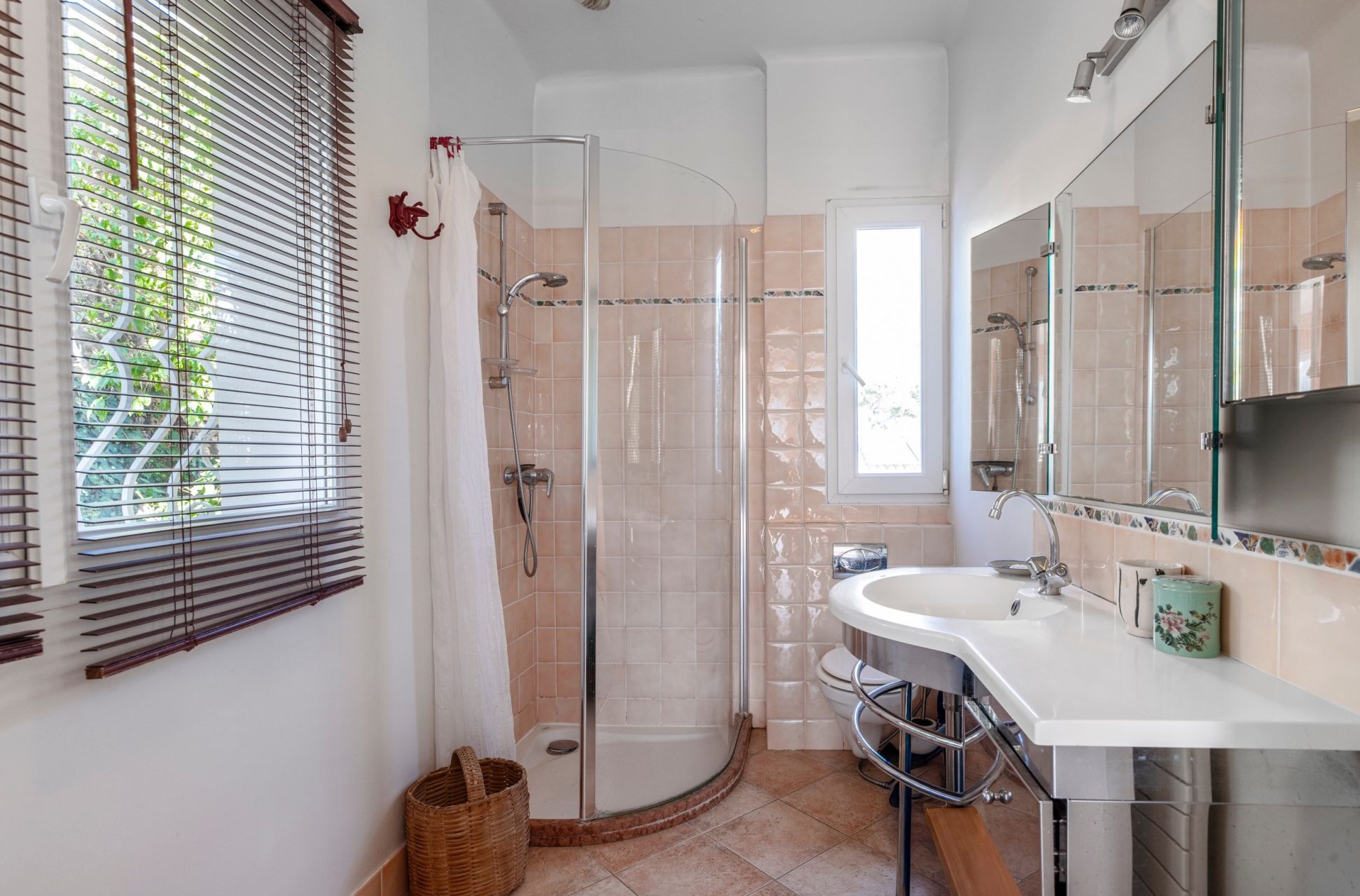 luxury villa 6 Rooms for sale on EZE (06360)