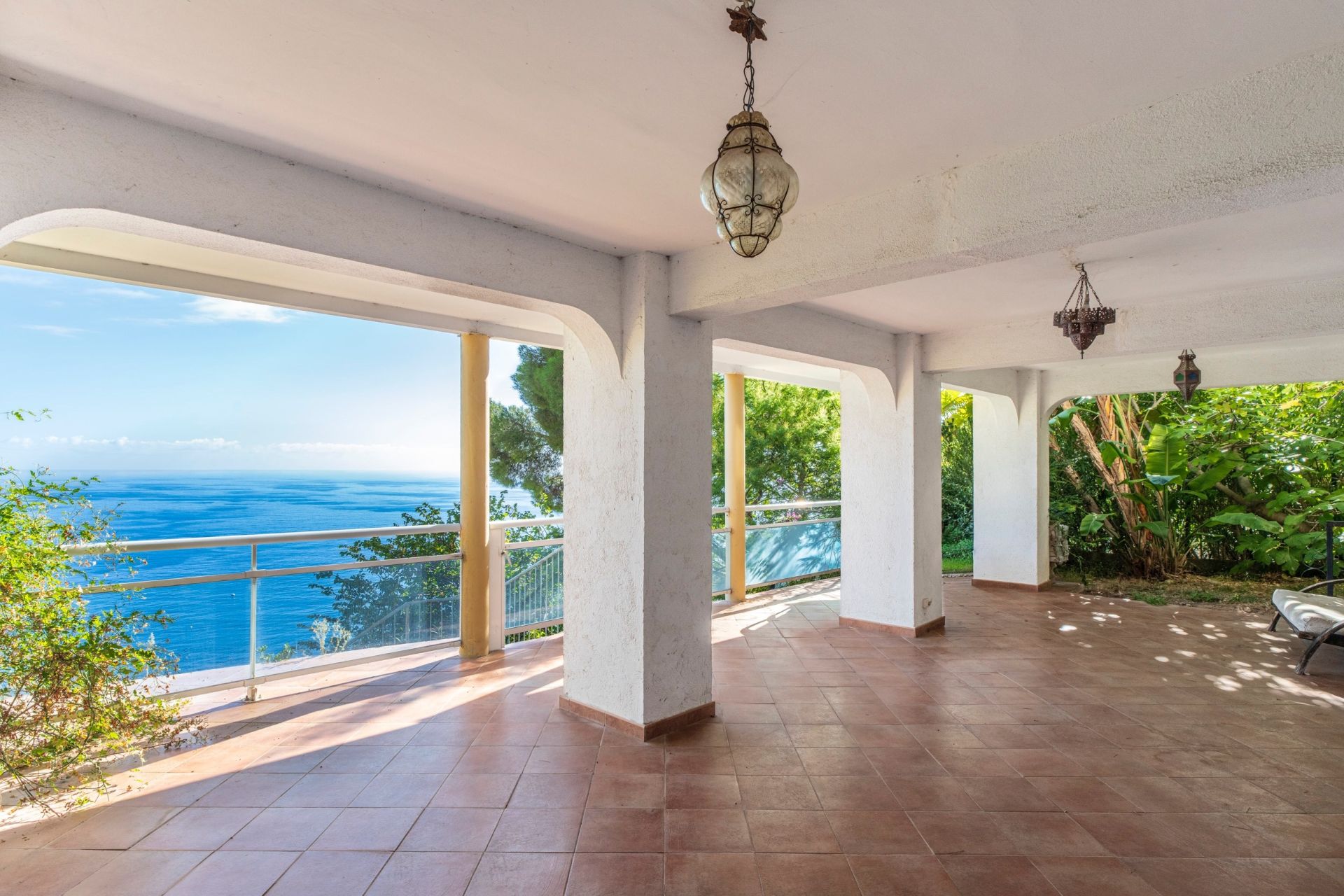 luxury villa 6 Rooms for sale on EZE (06360)