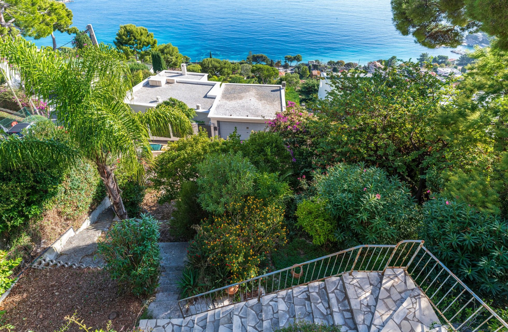 luxury villa 6 Rooms for sale on EZE (06360)