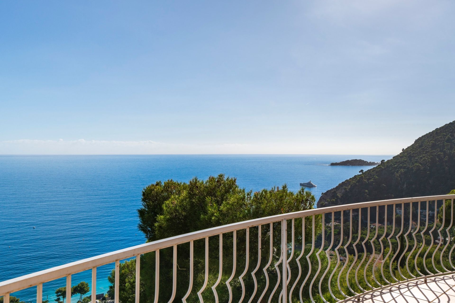 luxury villa 6 Rooms for sale on EZE (06360)