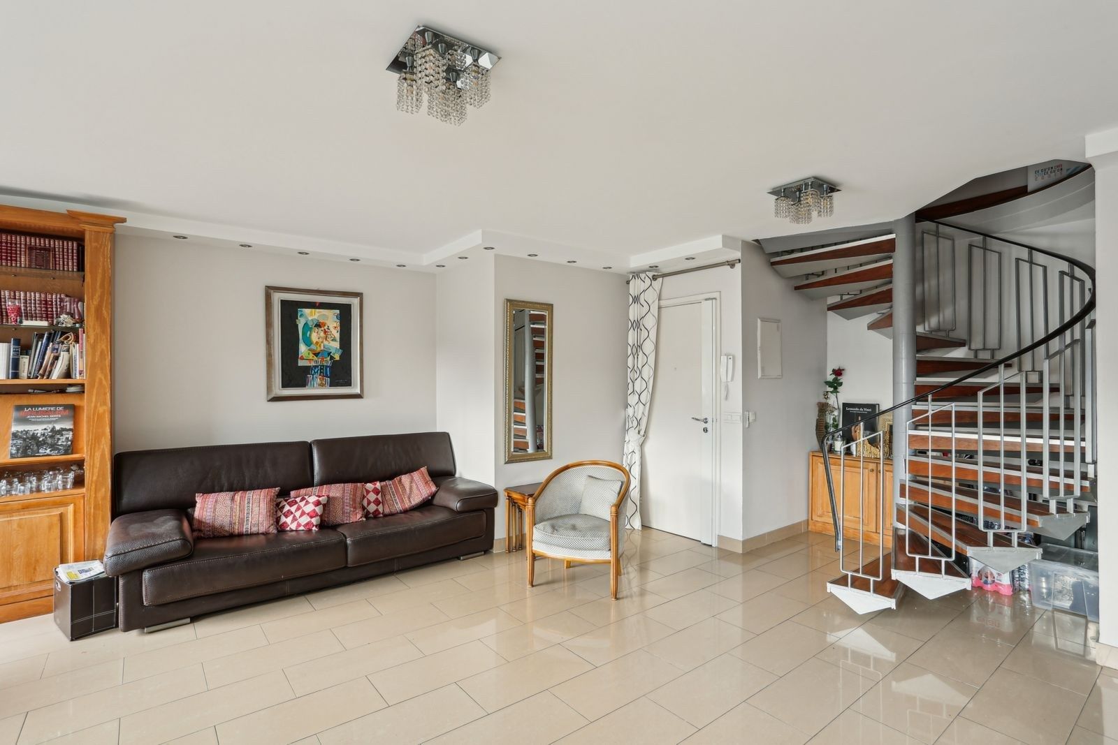 luxury apartment 6 Rooms for sale on NEUILLY SUR SEINE (92200)