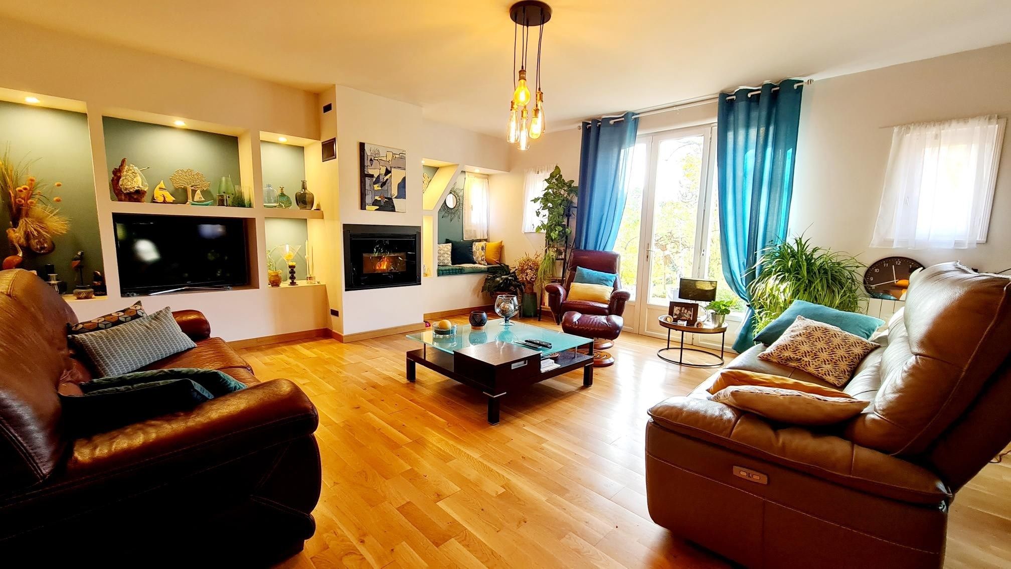 luxury house 6 Rooms for sale on HONFLEUR (14600)