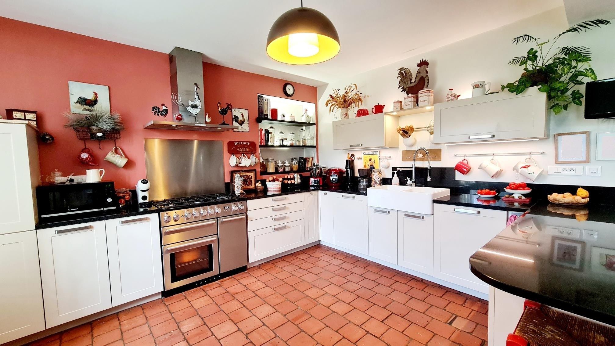 luxury house 6 Rooms for sale on HONFLEUR (14600)