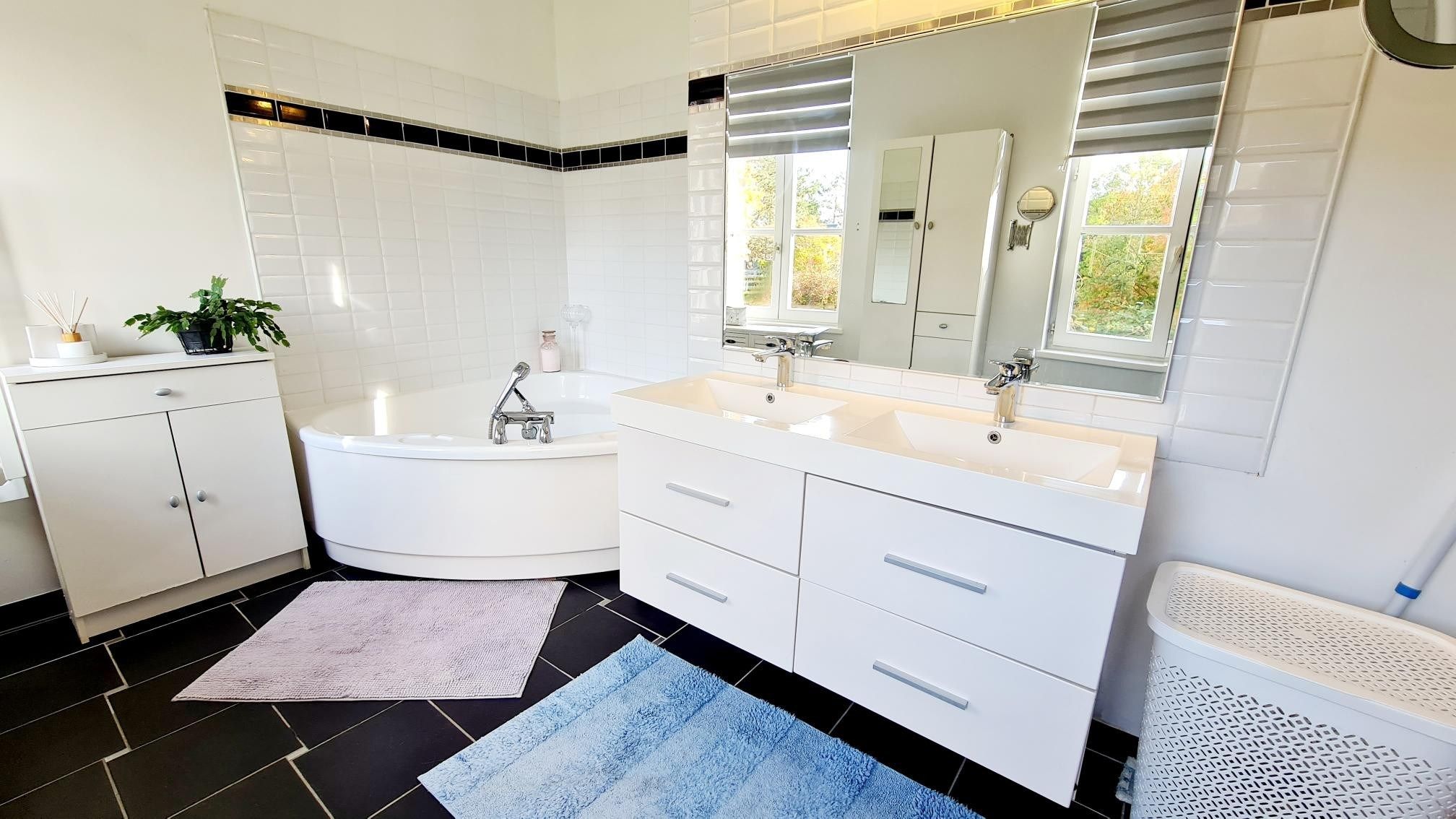 luxury house 6 Rooms for sale on HONFLEUR (14600)