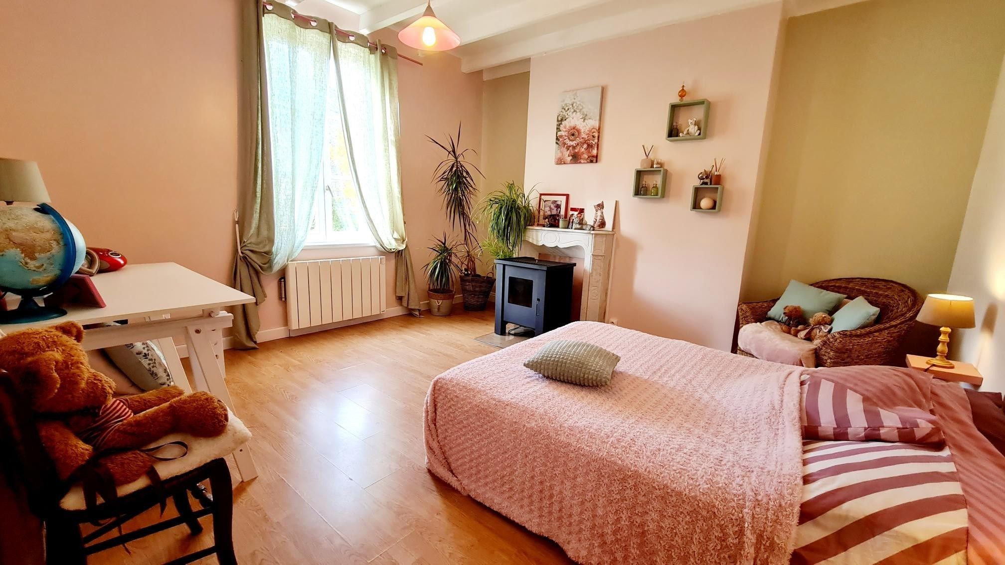 luxury house 6 Rooms for sale on HONFLEUR (14600)