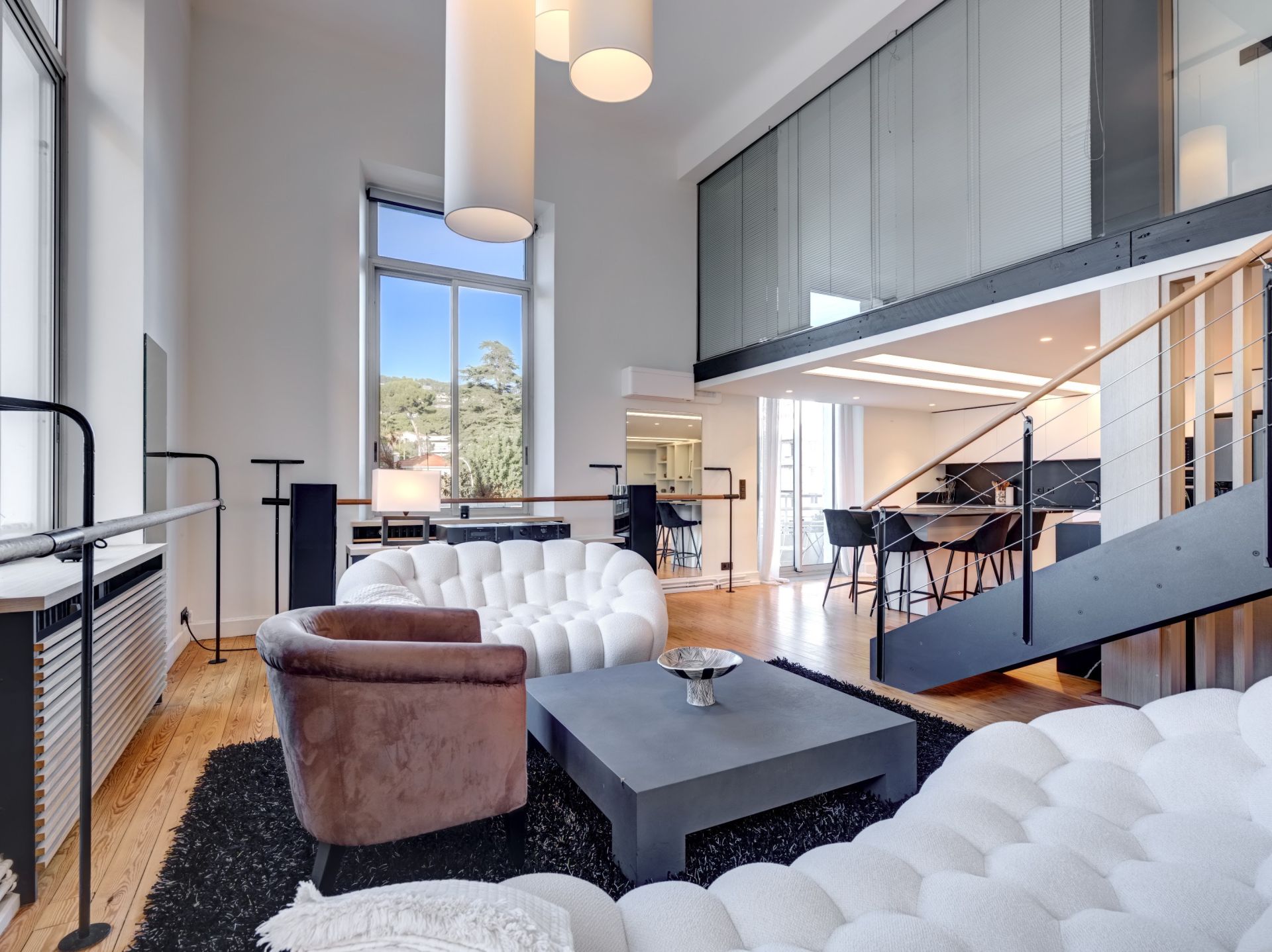 luxury apartment 3 Rooms for sale on CANNES (06400)