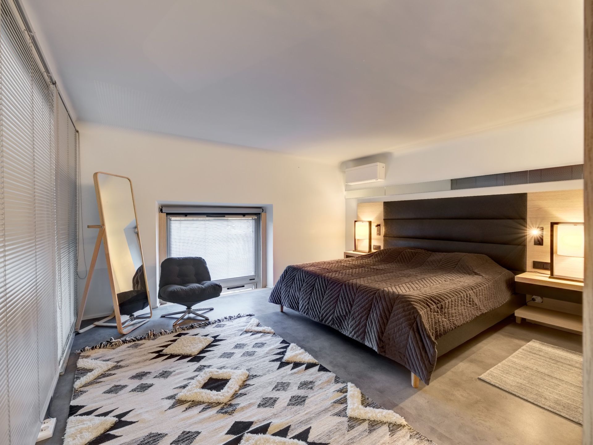 luxury apartment 3 Rooms for sale on CANNES (06400)