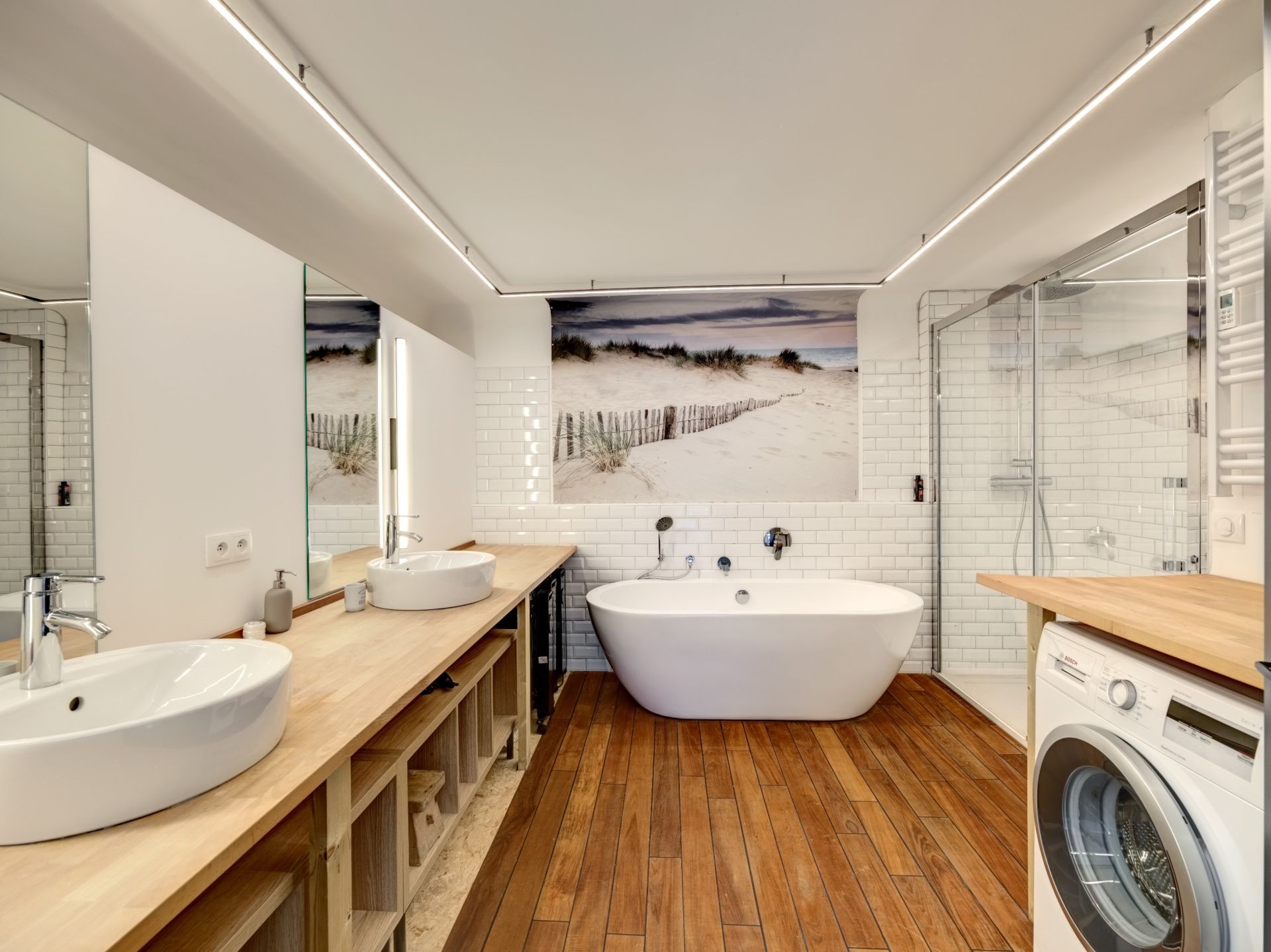 luxury apartment 3 Rooms for sale on CANNES (06400)