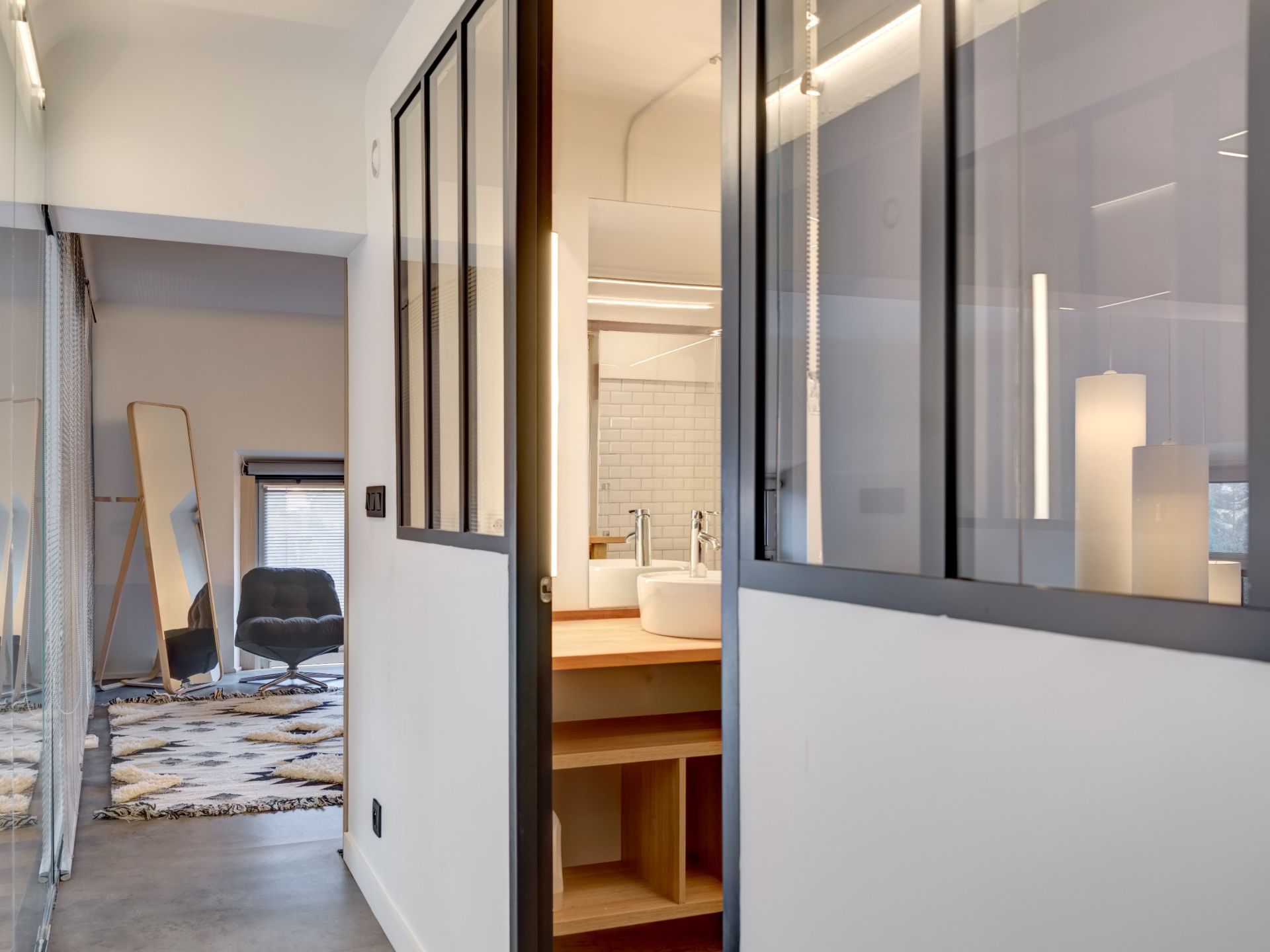 luxury apartment 3 Rooms for sale on CANNES (06400)