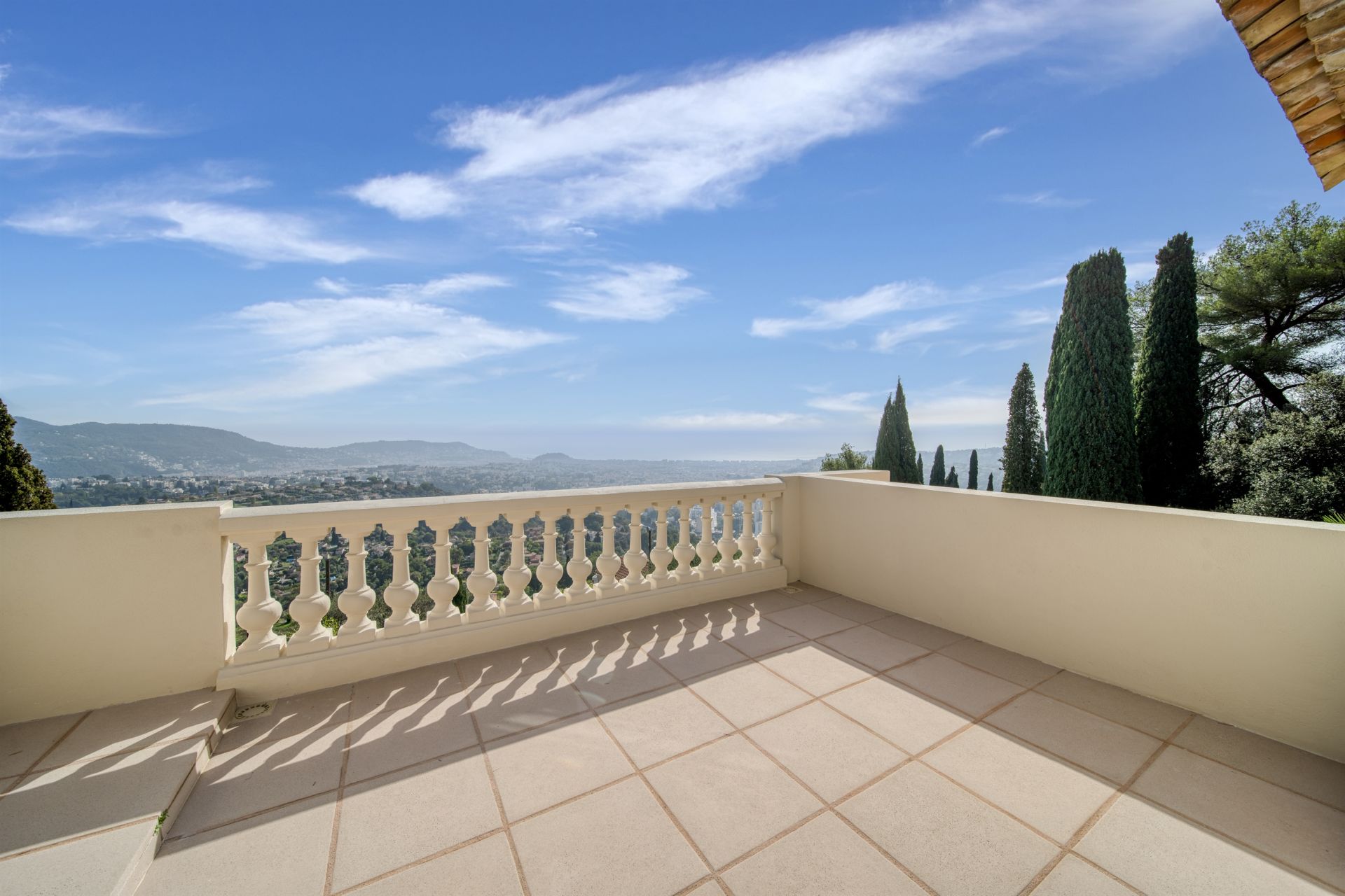 luxury villa 7 Rooms for sale on NICE (06000)
