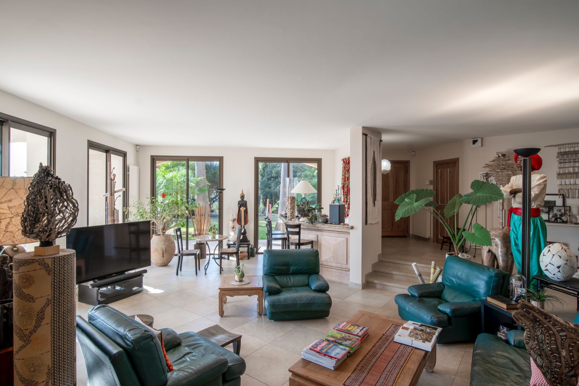 luxury villa 7 Rooms for sale on NICE (06000)