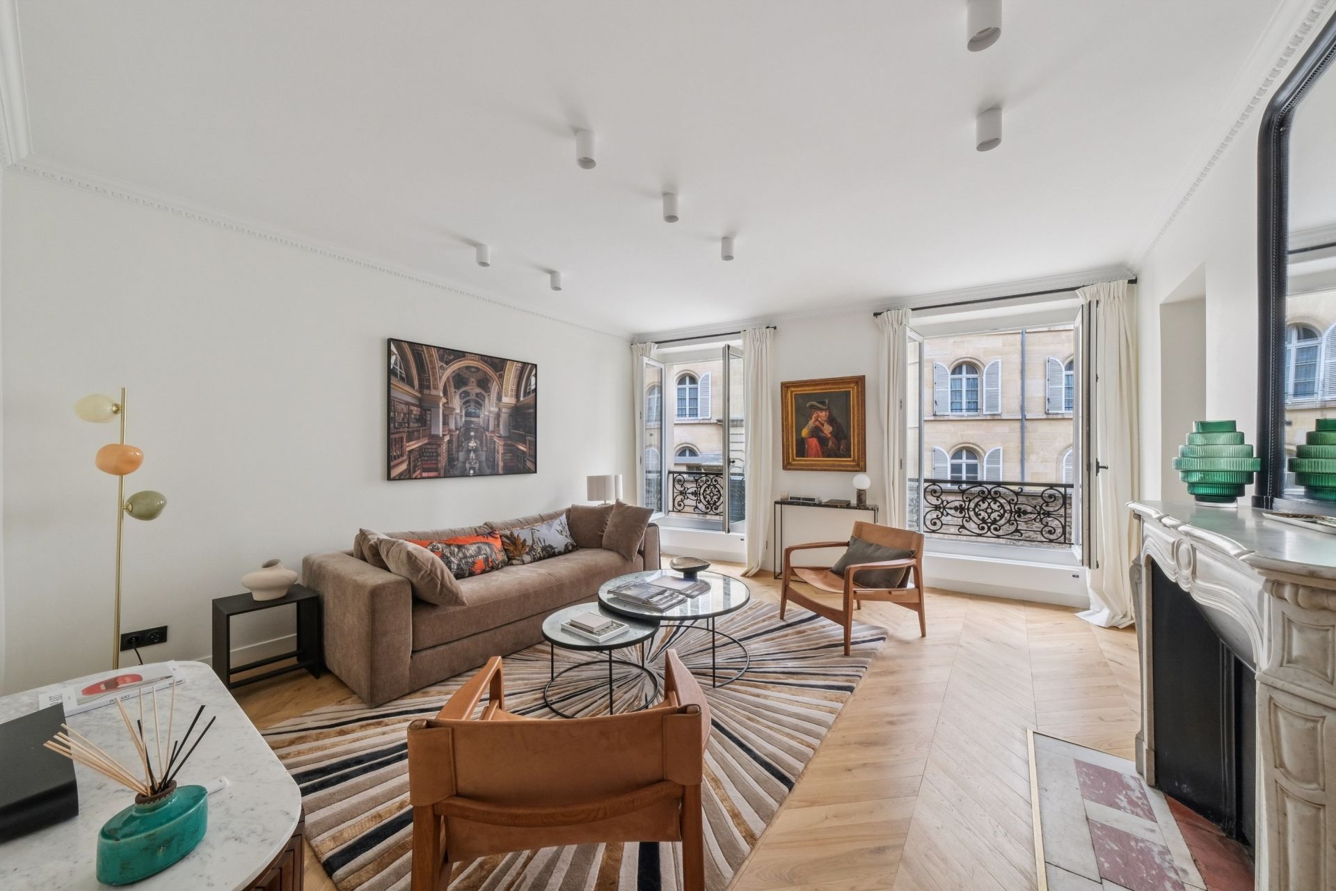 luxury apartment 5 Rooms for sale on PARIS (75007)