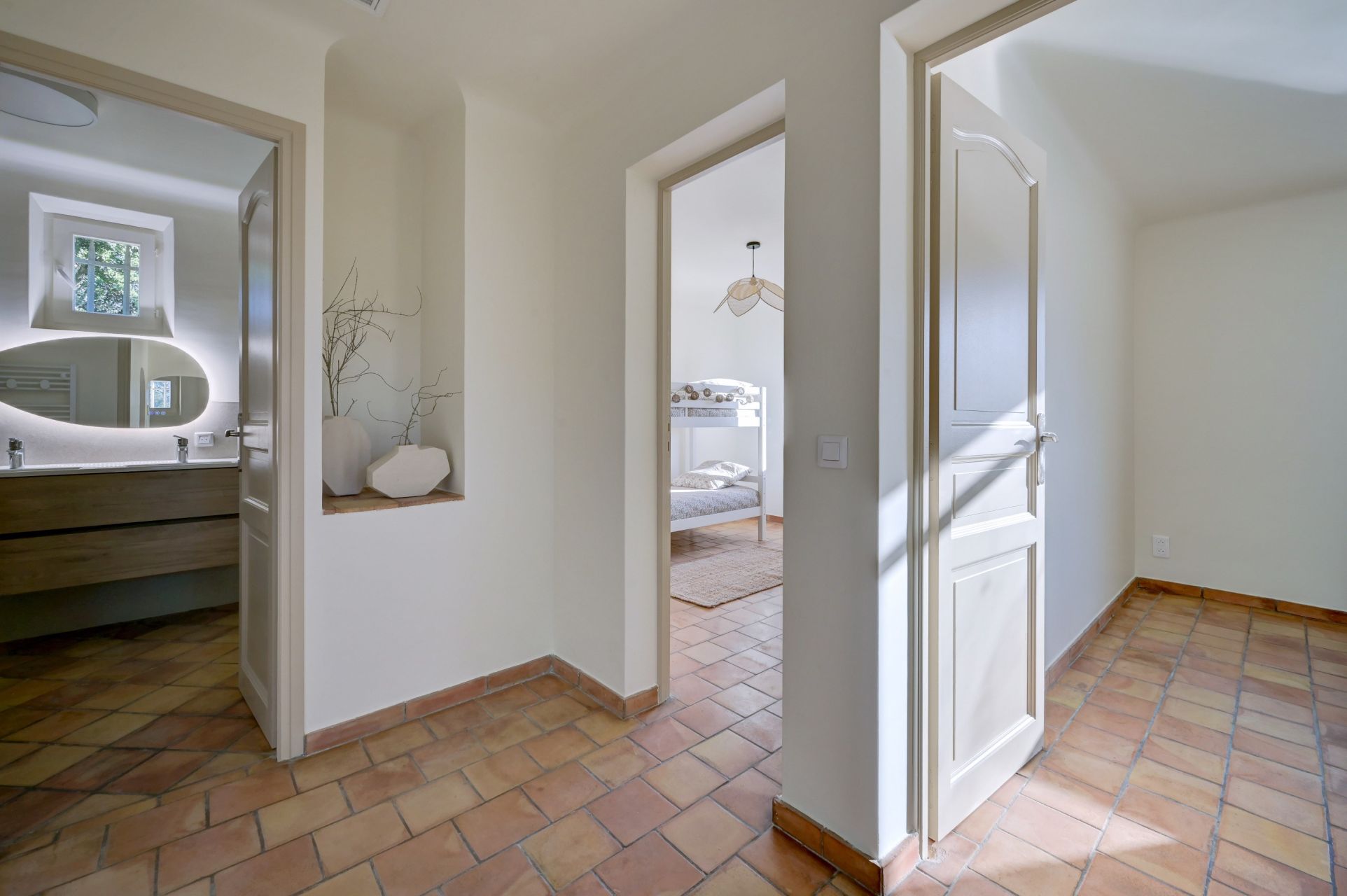 luxury house 5 Rooms for sale on AIX EN PROVENCE (13100)