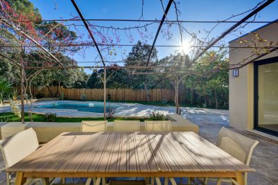 Sale Luxury house Aix-en-Provence 5 Rooms 180 m²