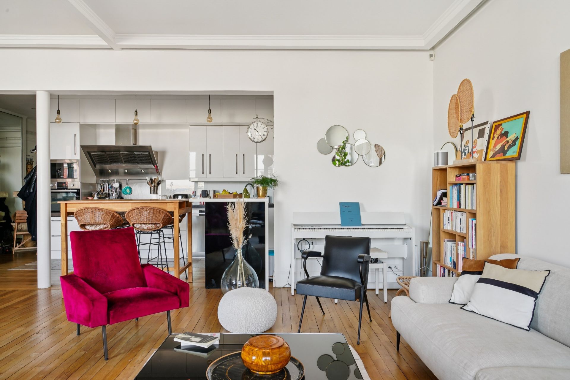 luxury apartment 6 Rooms for sale on PARIS (75016)