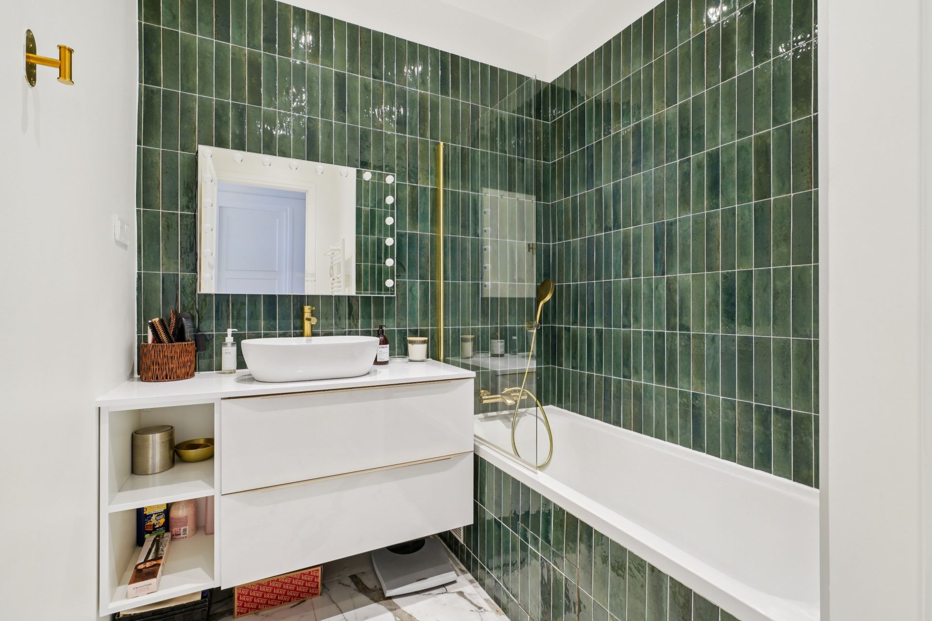 luxury apartment 6 Rooms for sale on PARIS (75016)