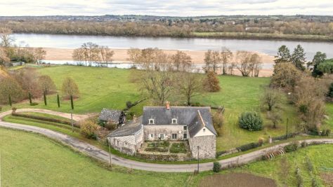 Sale Luxury house Angers 10 Rooms 266 m²