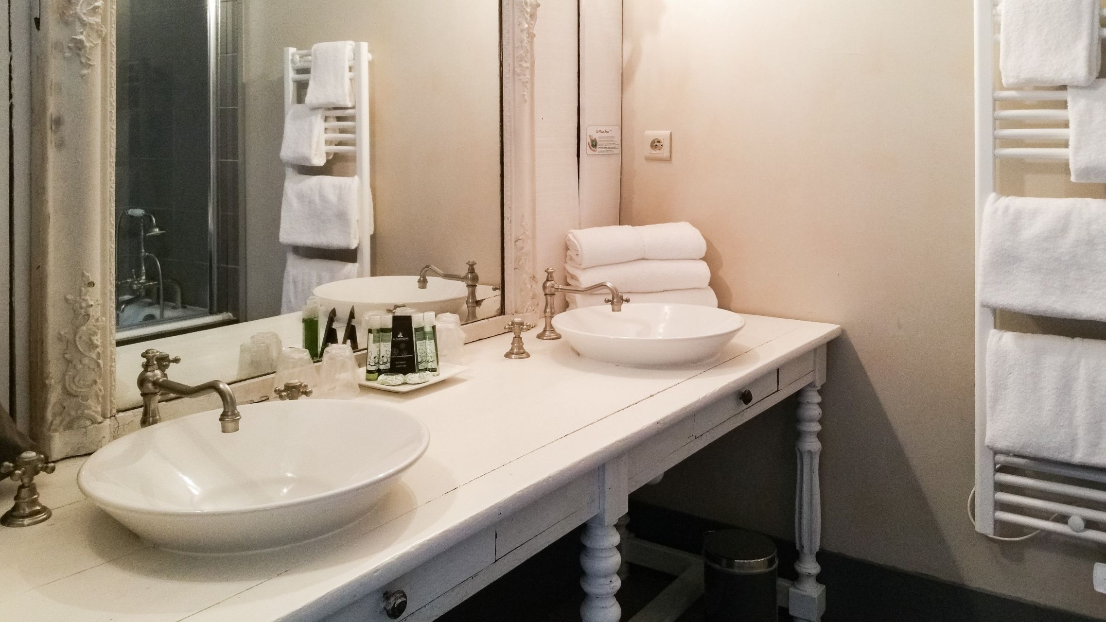 mansion 22 Rooms for sale on ST MARTIN DE RE (17410)