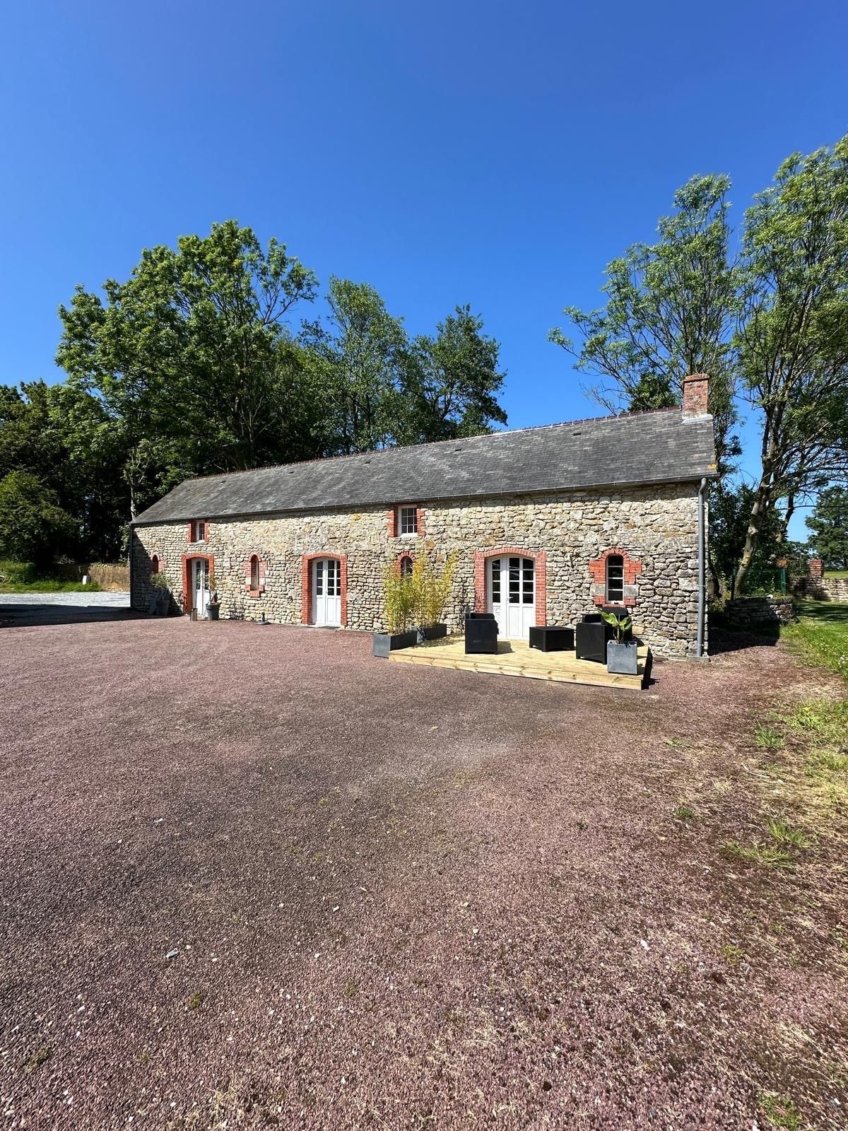 luxury house 13 Rooms for sale on STE MERE EGLISE (50480)