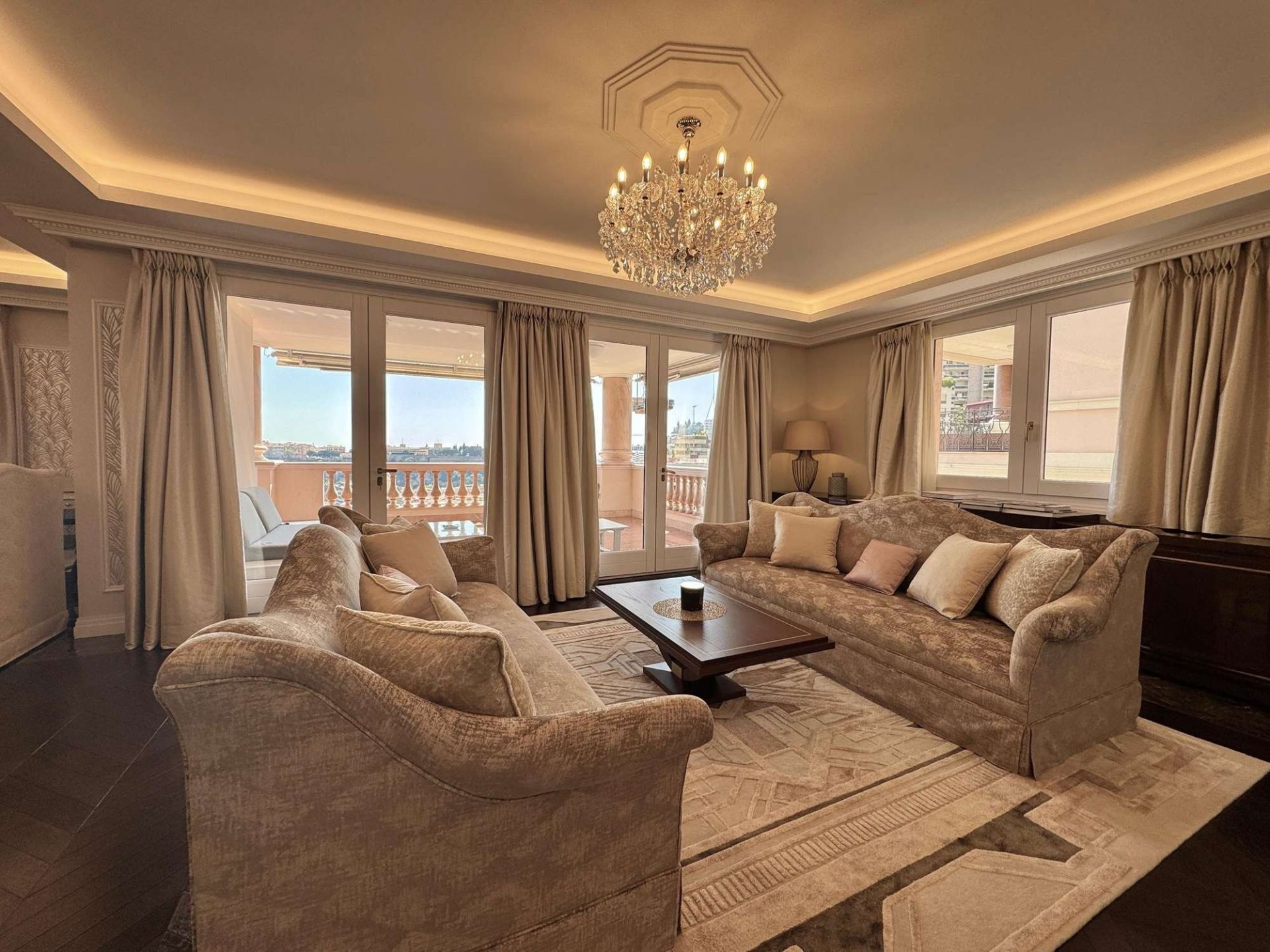 luxury apartment 5 Rooms for sale on MONACO (98000)