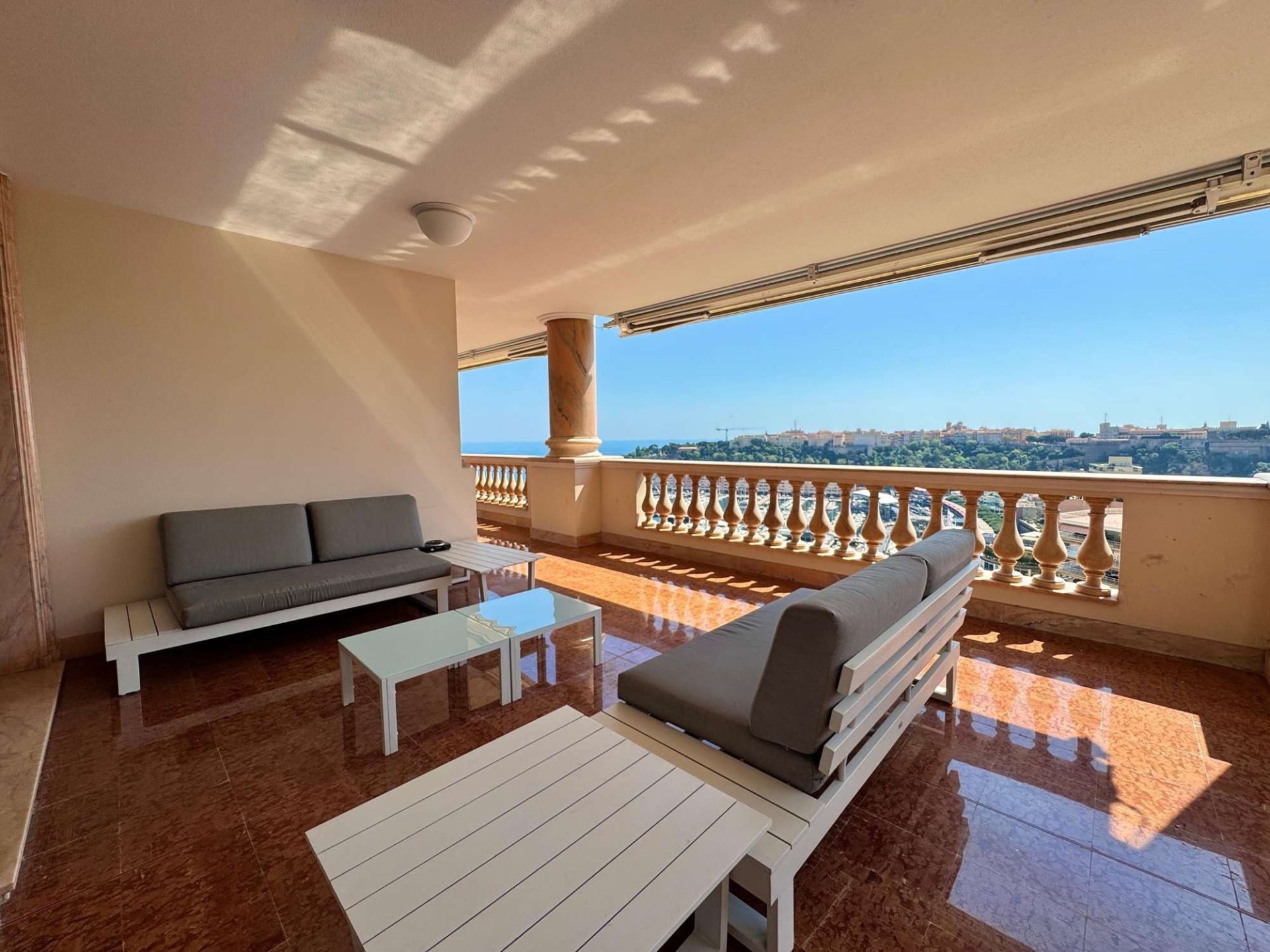 luxury apartment 5 Rooms for sale on MONACO (98000)