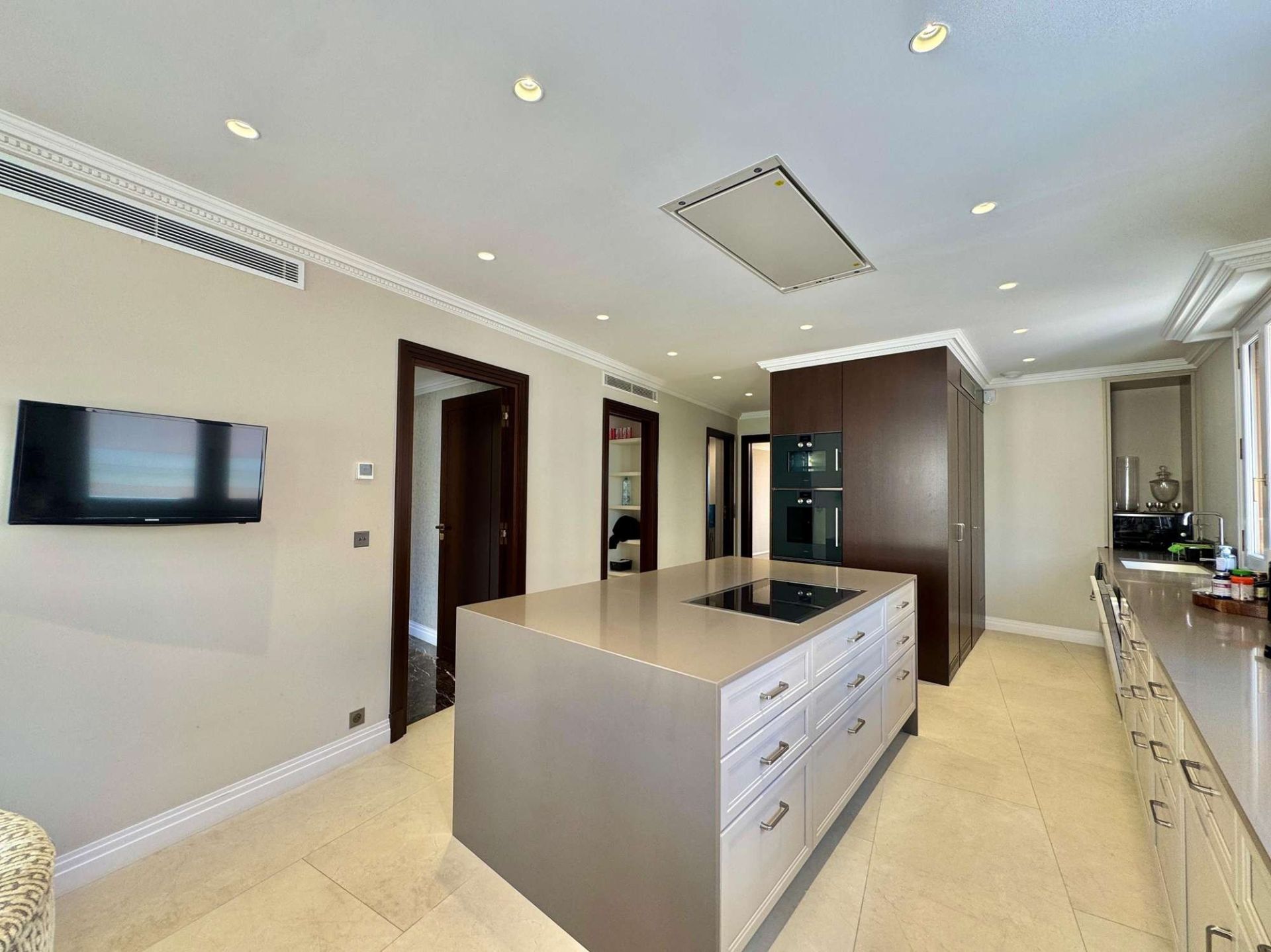 luxury apartment 5 Rooms for sale on MONACO (98000)