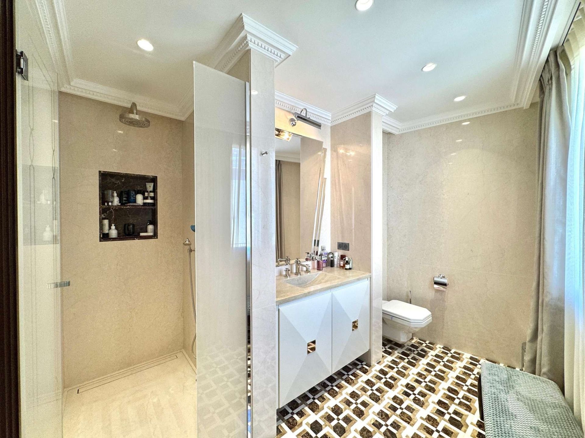 luxury apartment 5 Rooms for sale on MONACO (98000)